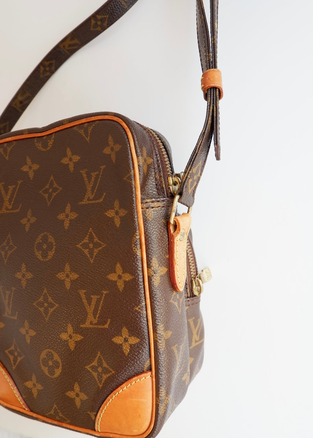 Sac bandoulière Louis Vuitton Amazone Monogram authentique d'occasion