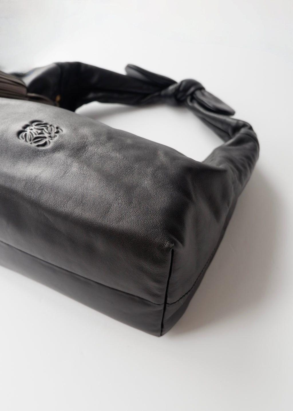 Preowned Loewe Black Leather Hobo Shoulder Bag