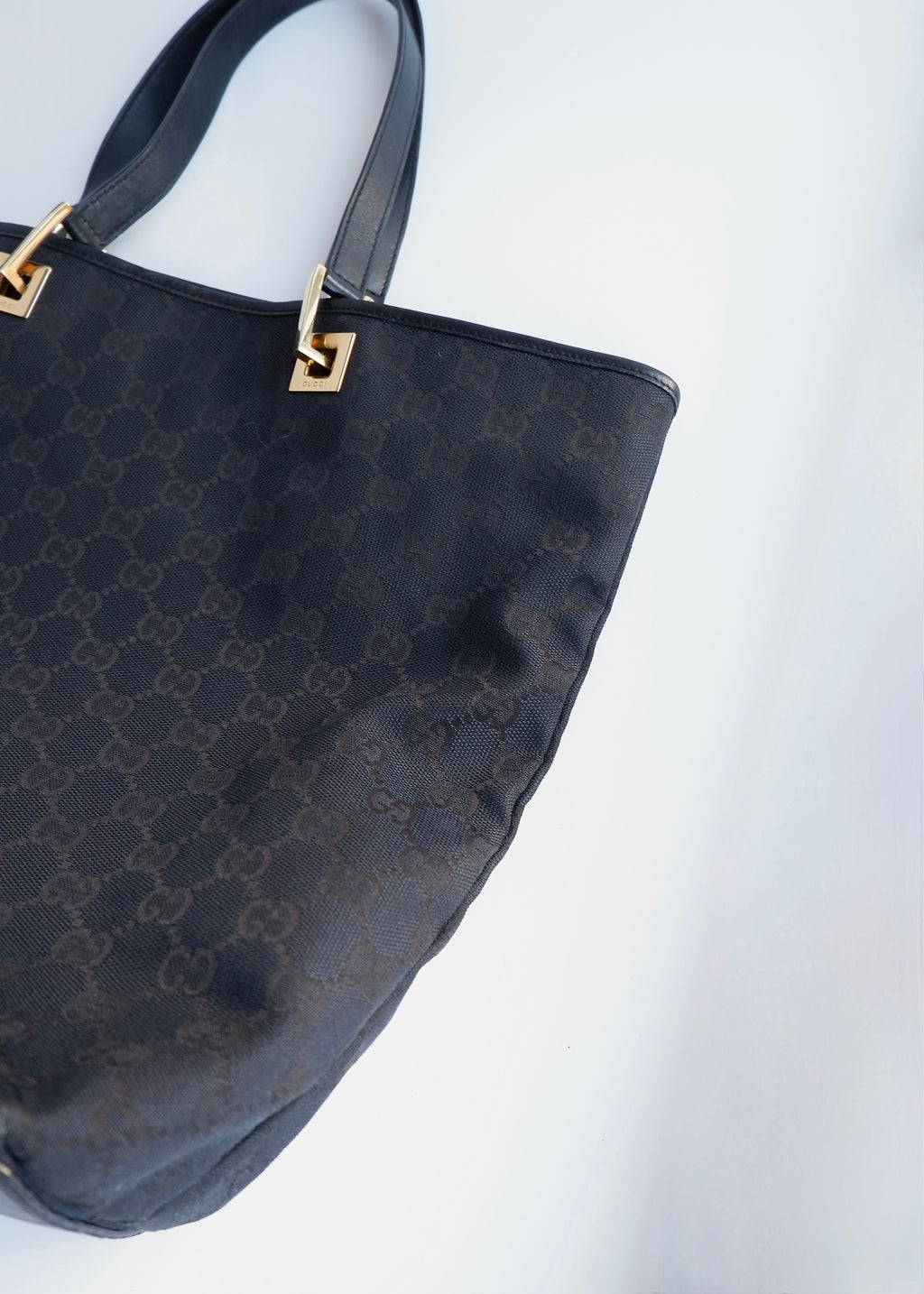 Preowned Gucci Black GG Canvas Shoulder Bag GHW