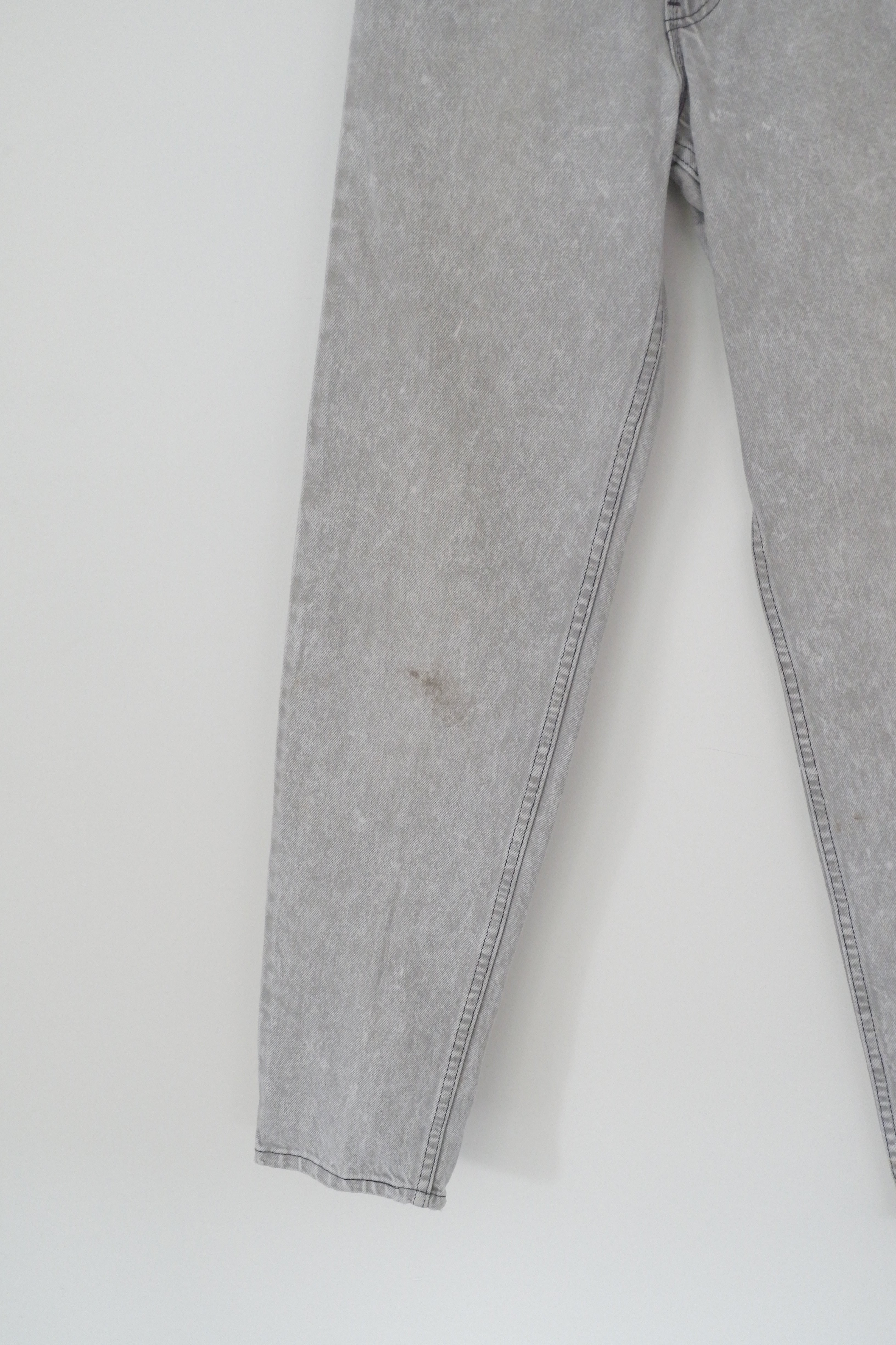Levis Vintage 550 Grey Acid Wash Jeans - 26