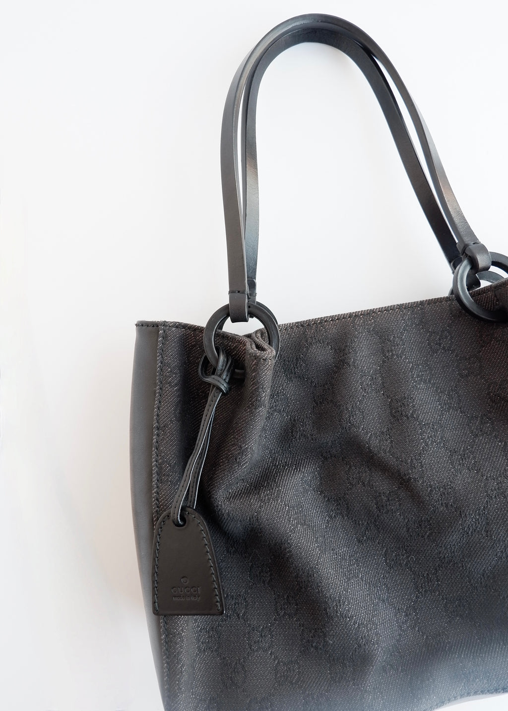 Authentique sac bandoulière Gucci d'occasion en toile GG en jean/cuir noir
