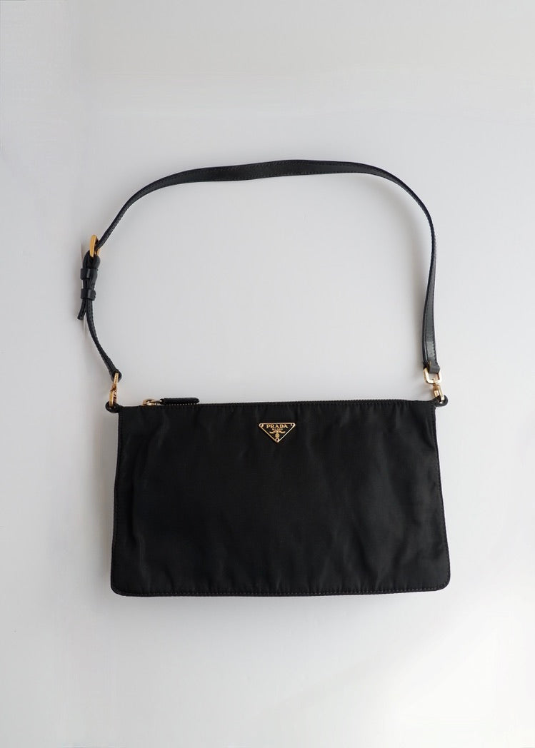 Authentique sac à bandoulière Prada en nylon noir d'occasion