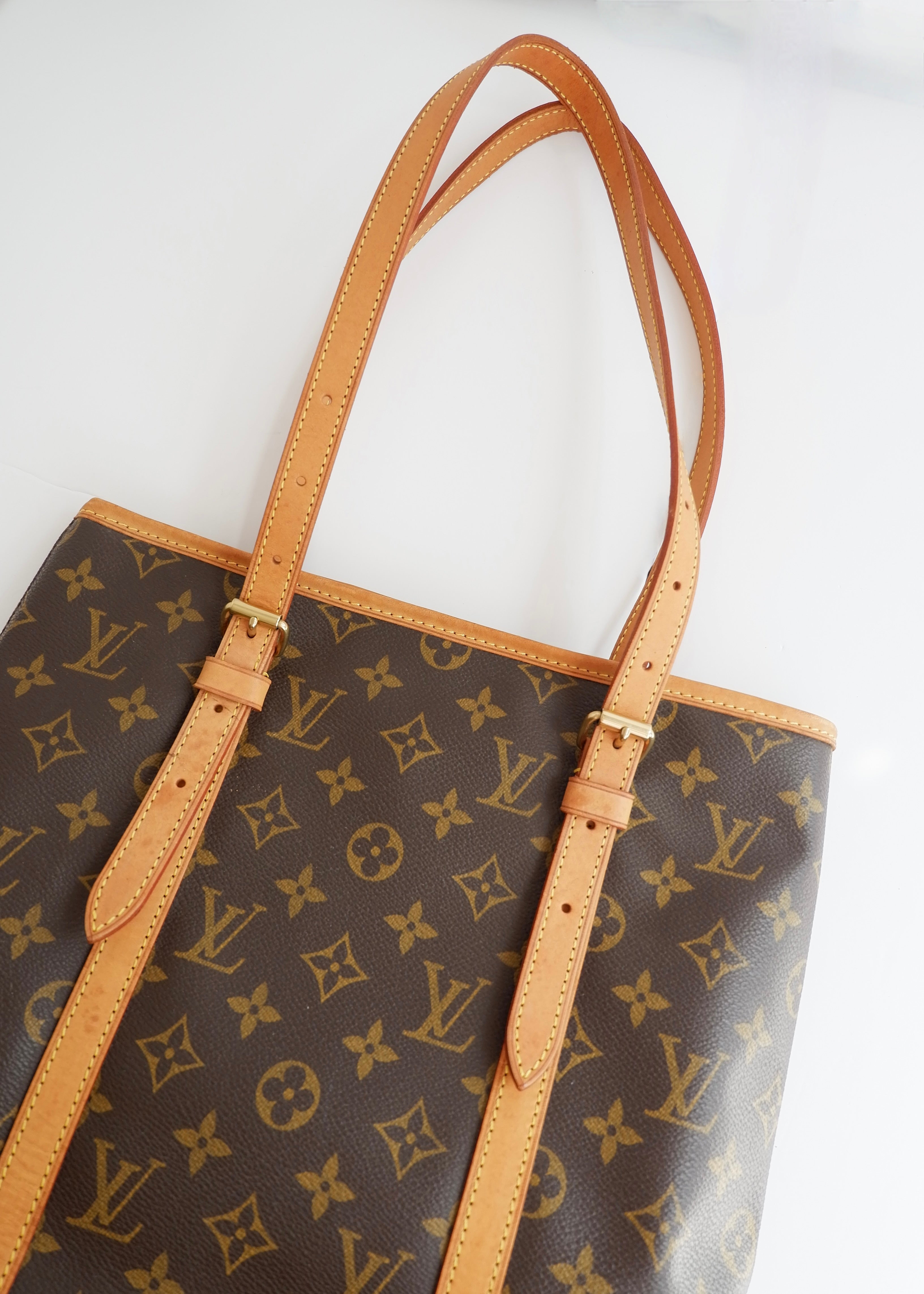 Preowned Louis Vuitton Monogram Bucket Bag GM W. Pouch