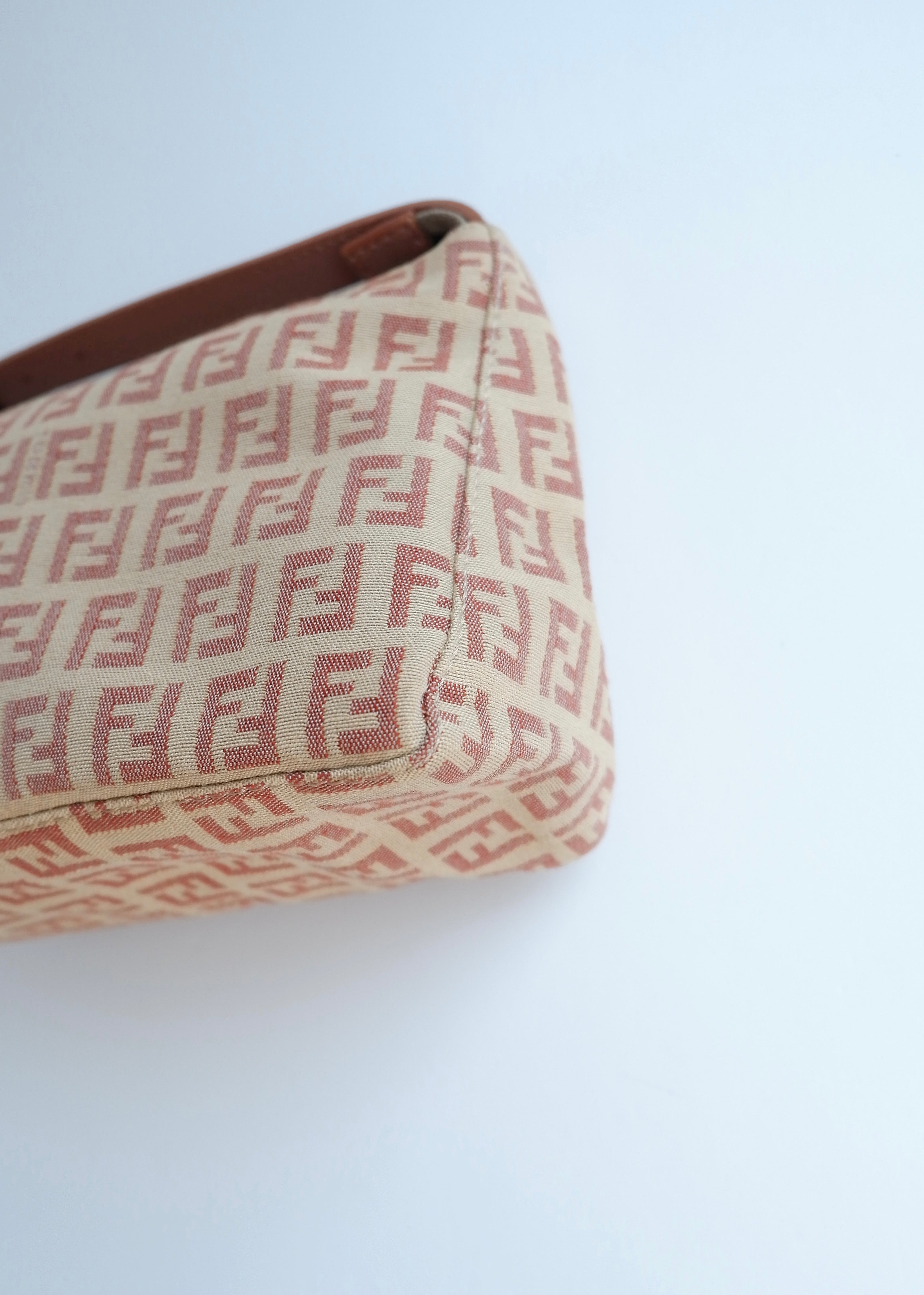 Pochette Fendi Zucchino rose poudré authentique d'occasion