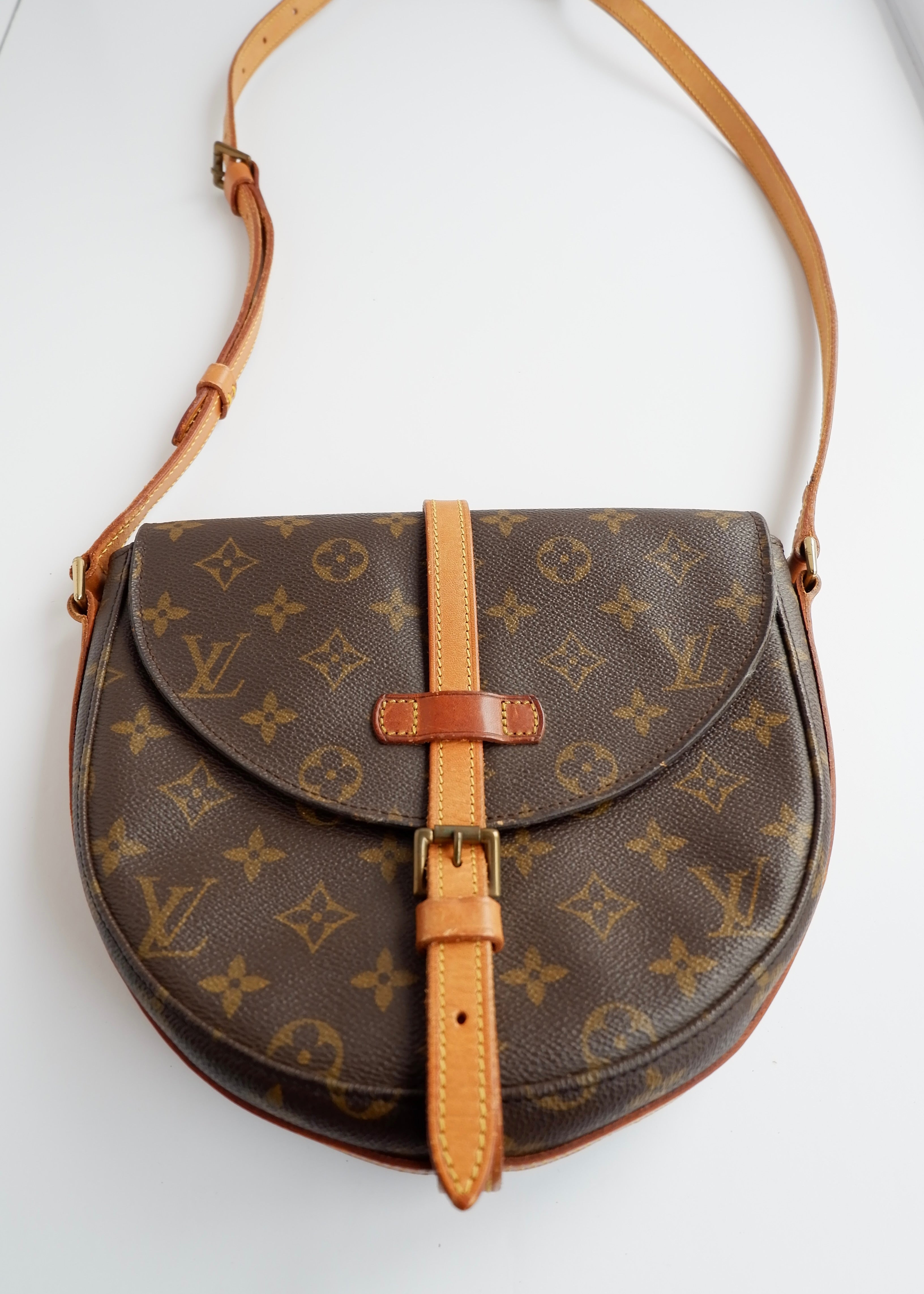 Authentique sac bandoulière Louis Vuitton Monogram Chanty d'occasion