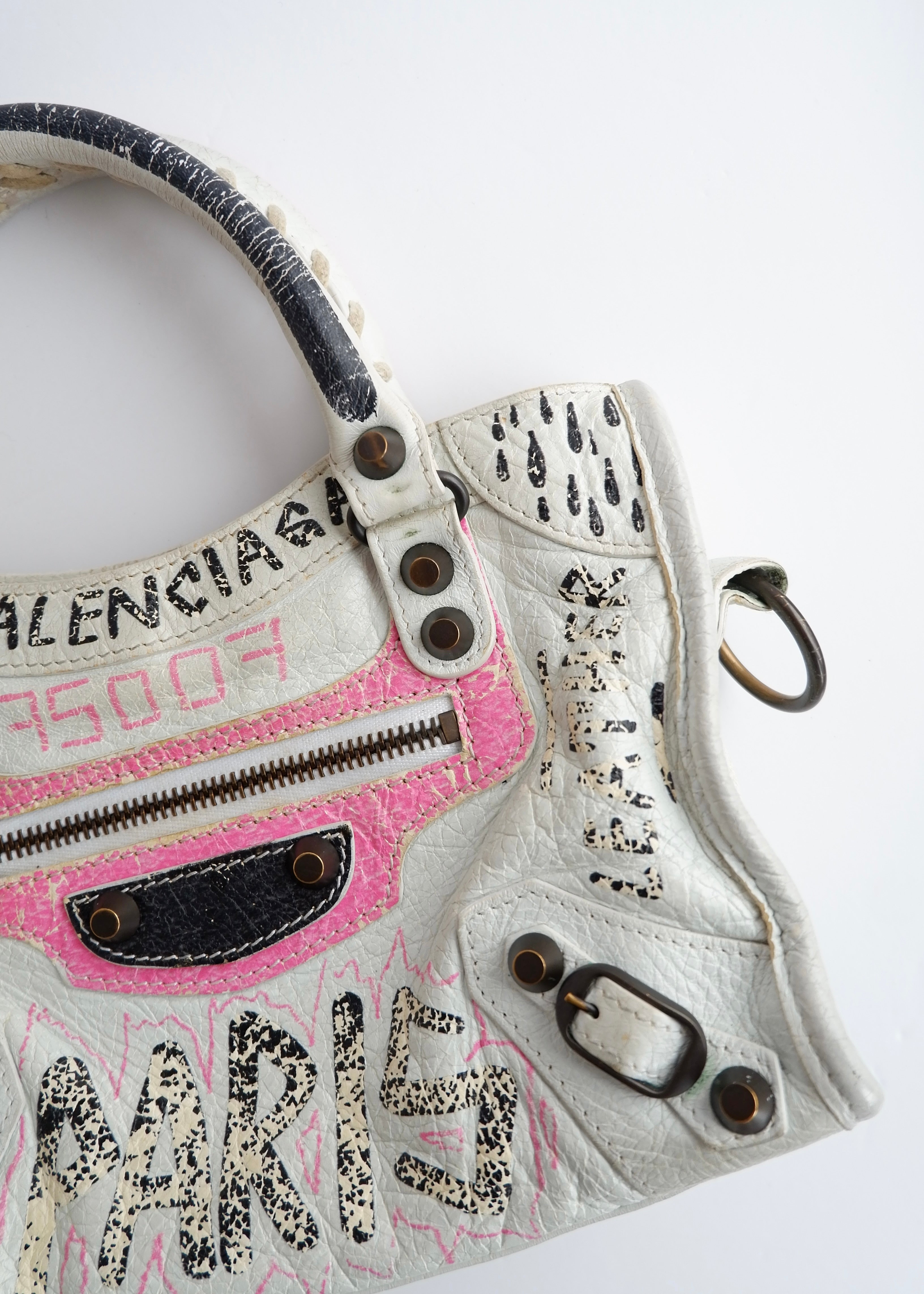 Sac Balenciaga City petite taille en cuir graffiti blanc/rose authentique d'occasion