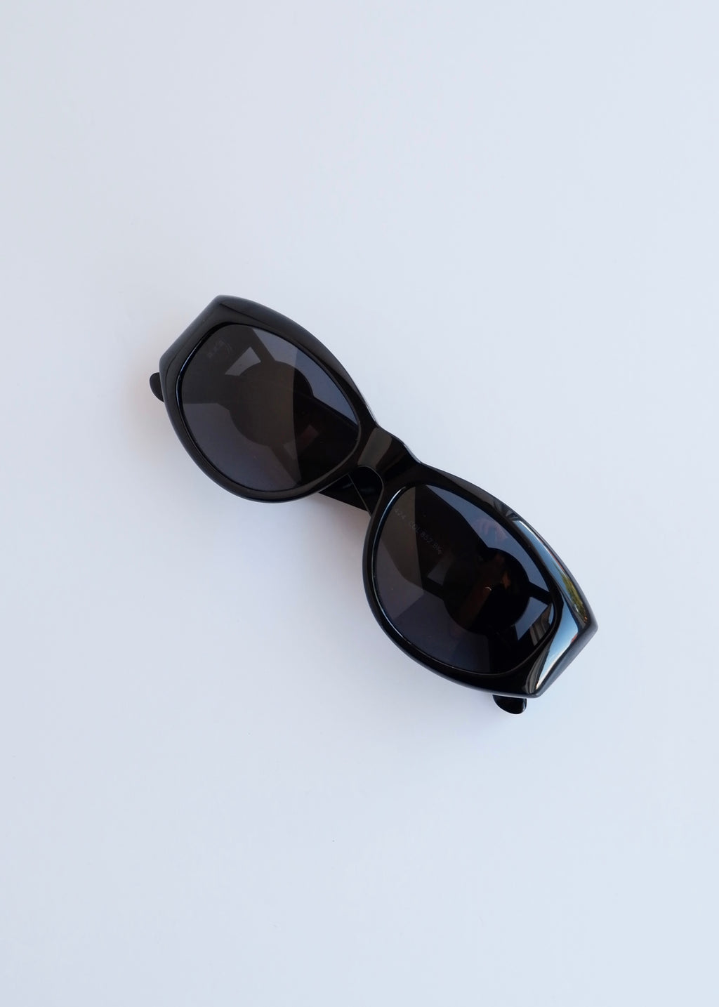 Authentiques lunettes de soleil vintage d'occasion Versace à monture carrée noire avec logo Méduse