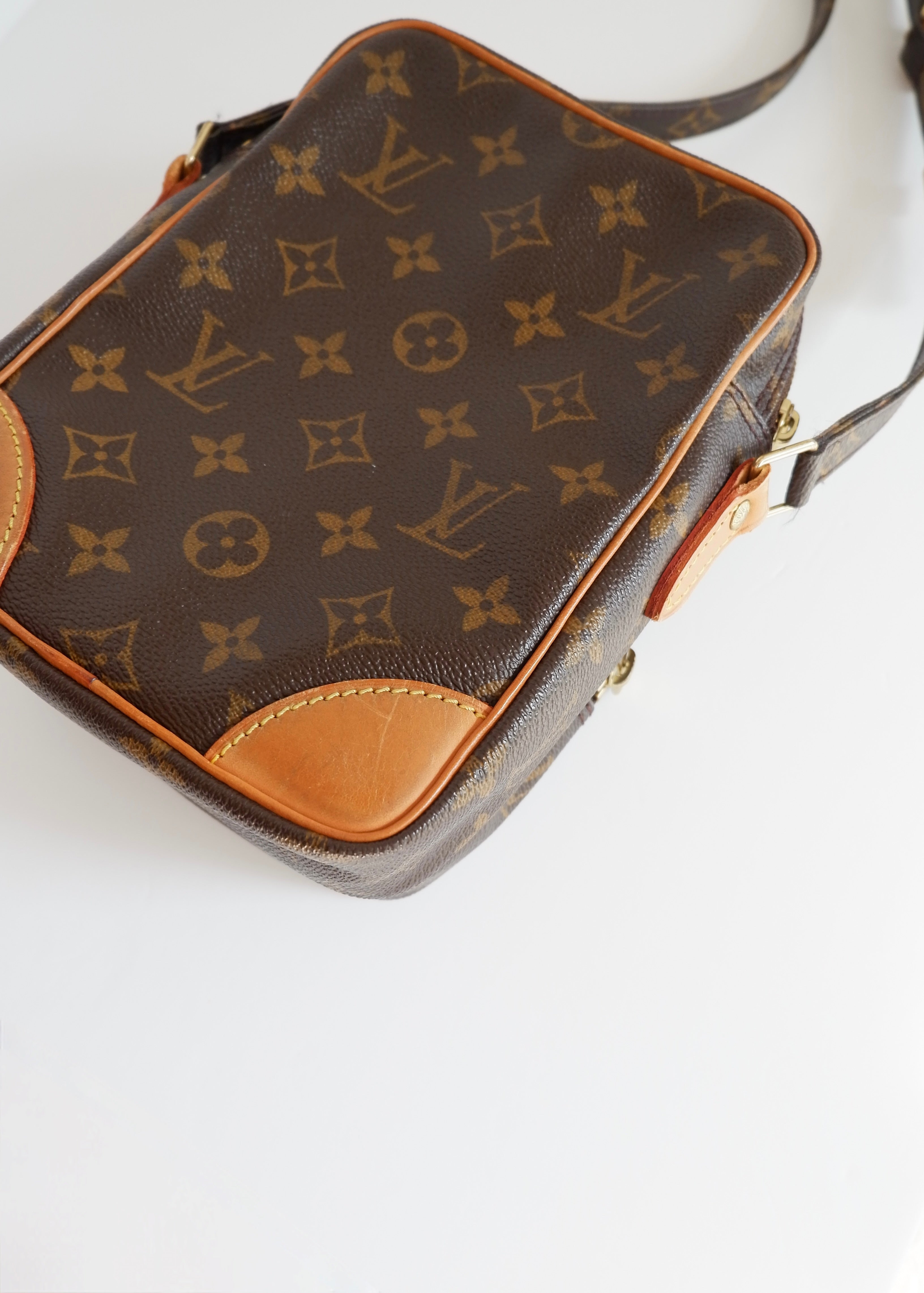 Preowned Louis Vuitton Monogram Amazone Crossbody Bag