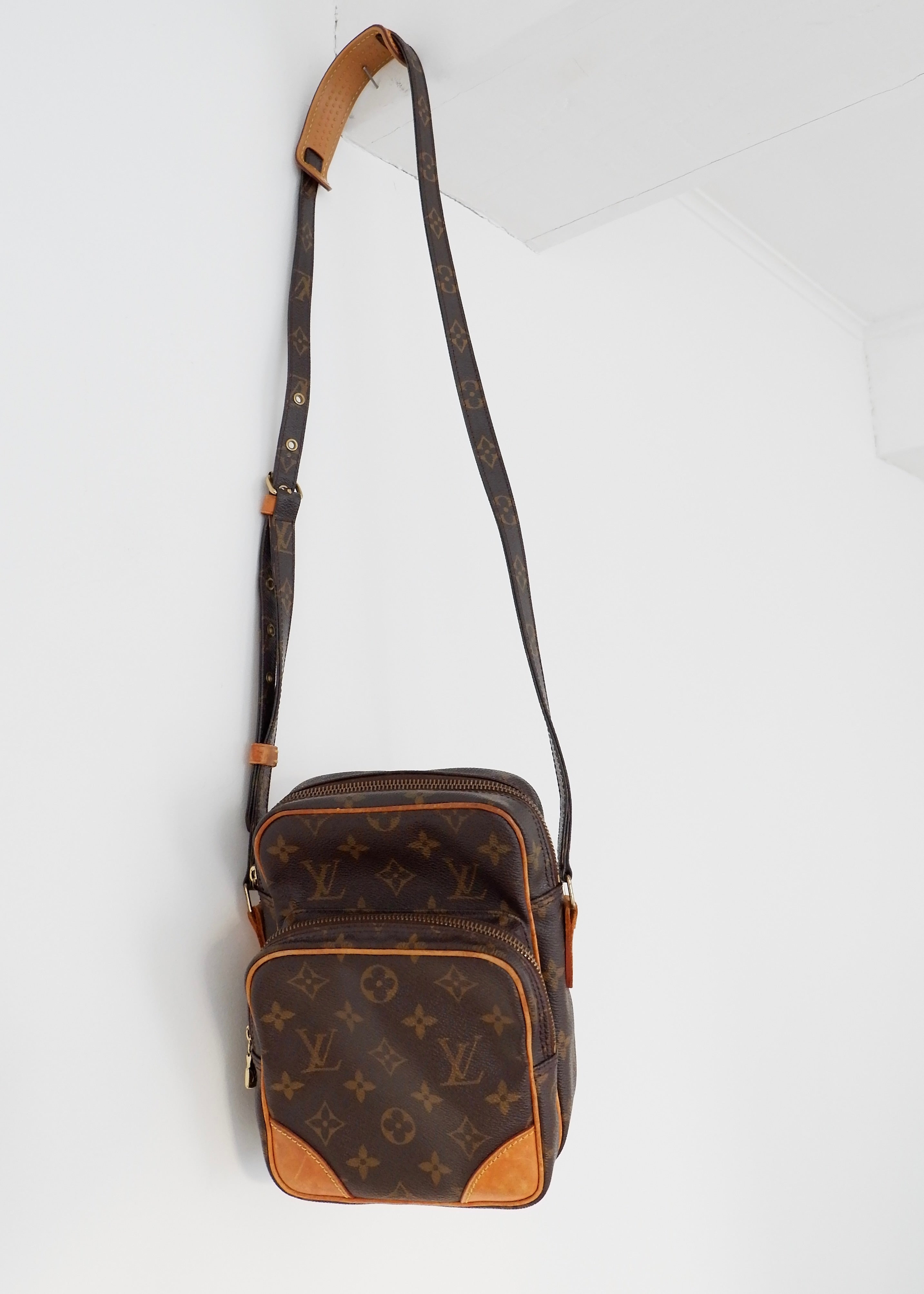 Sac bandoulière Louis Vuitton Amazone Monogram authentique d'occasion