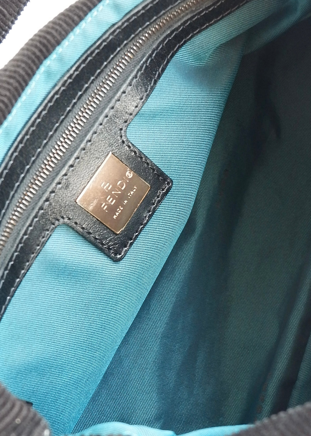 Sac bandoulière baguette Fendi noir en velours côtelé authentique d'occasion