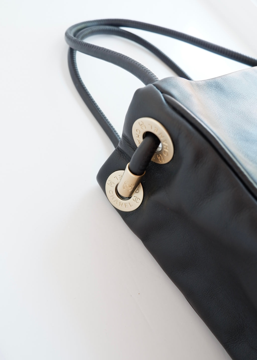 Preowned Chanel Black Leather Camellia Logo Tote Shoulder Bag