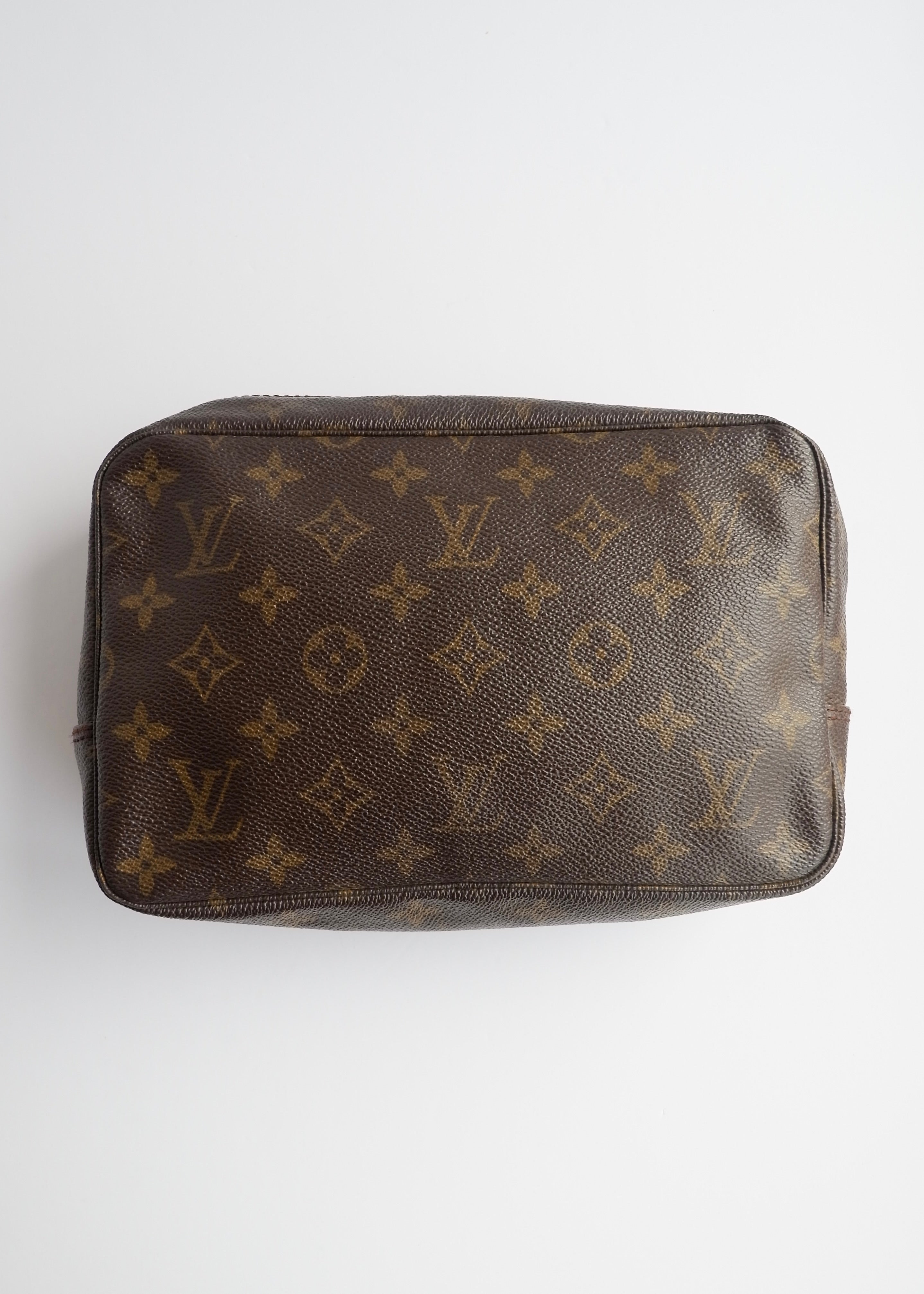 Authentique sac de toilette Louis Vuitton Monogram petite taille, d'occasion, vintage