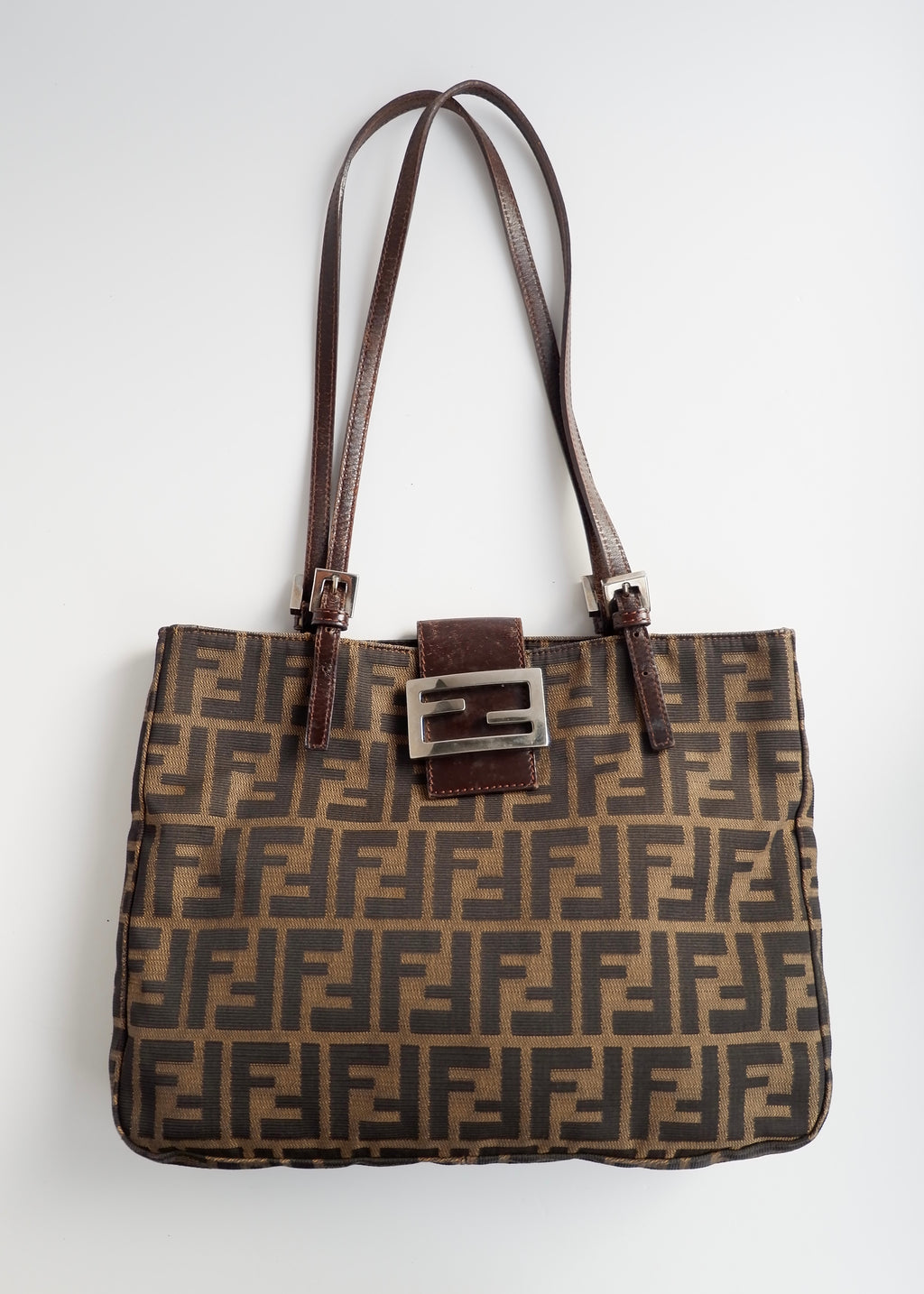 Sac cabas/sac à bandoulière Fendi Zucca authentique d'occasion