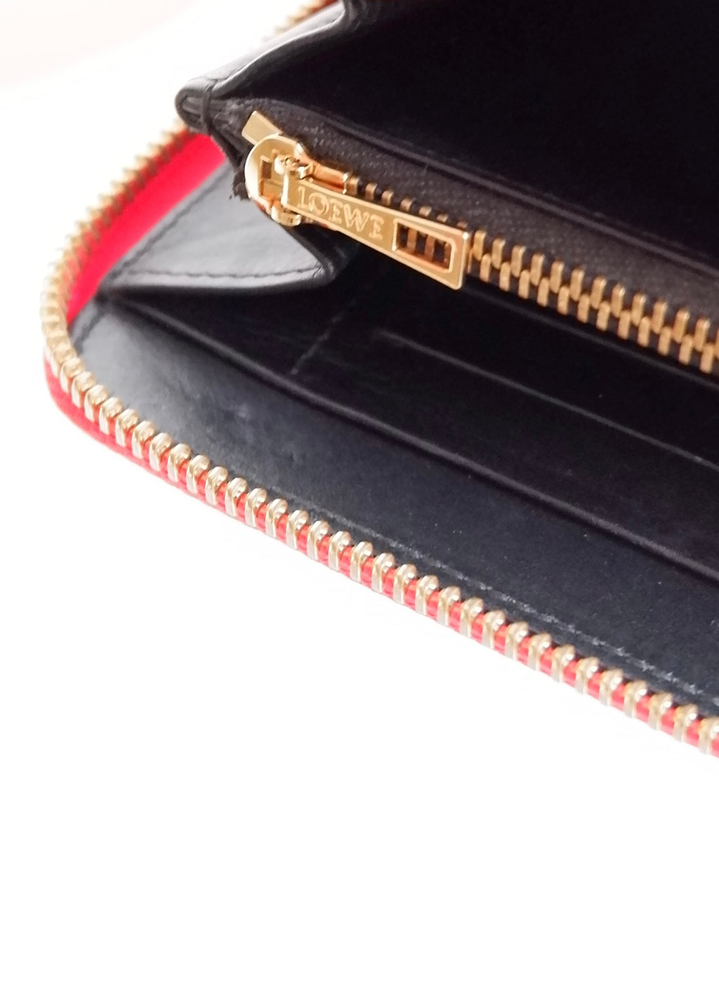 Portefeuille Long Loewe Rouge Zippé Pré-aimé Authentique