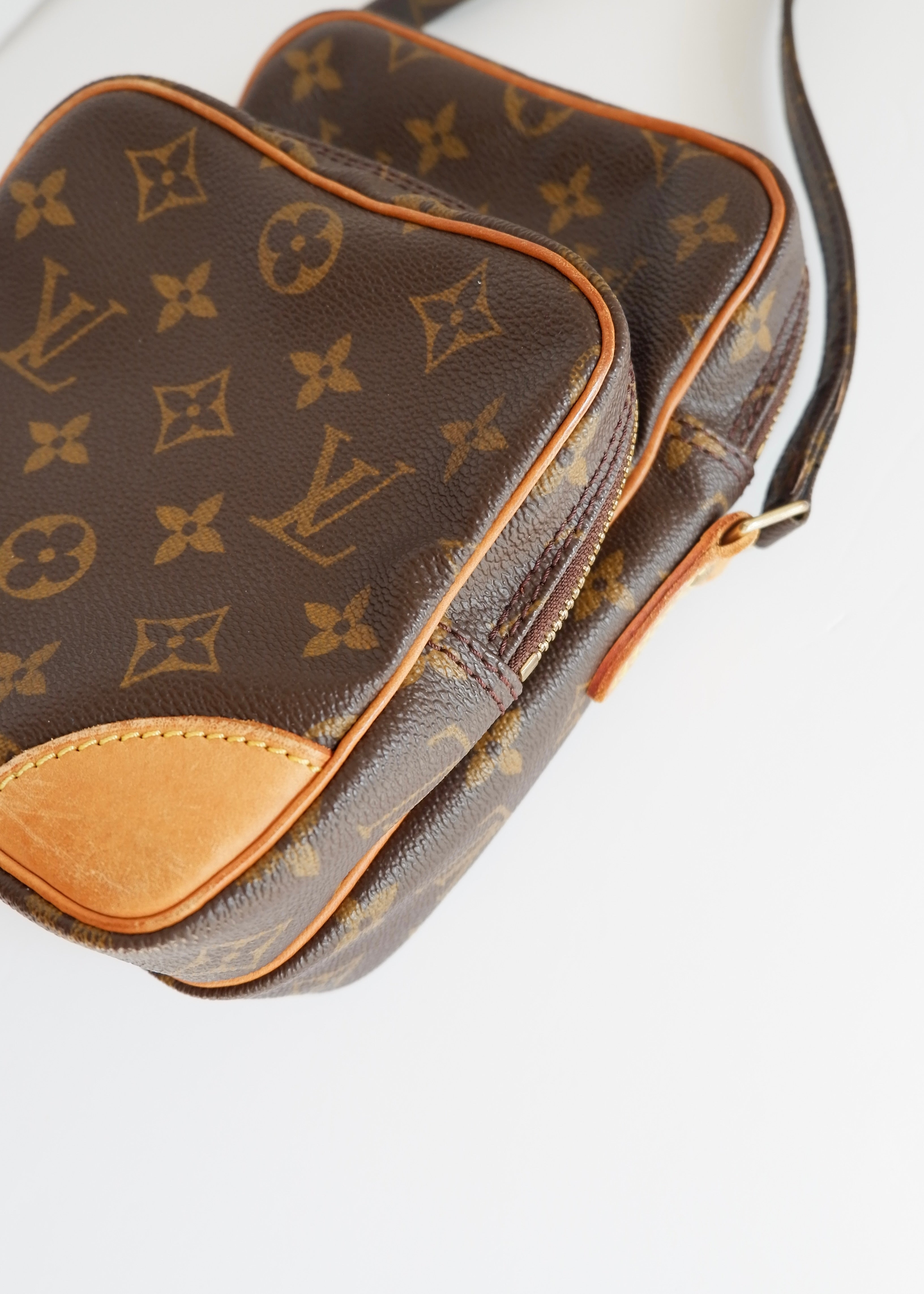 Preowned Louis Vuitton Monogram Amazone Crossbody Bag