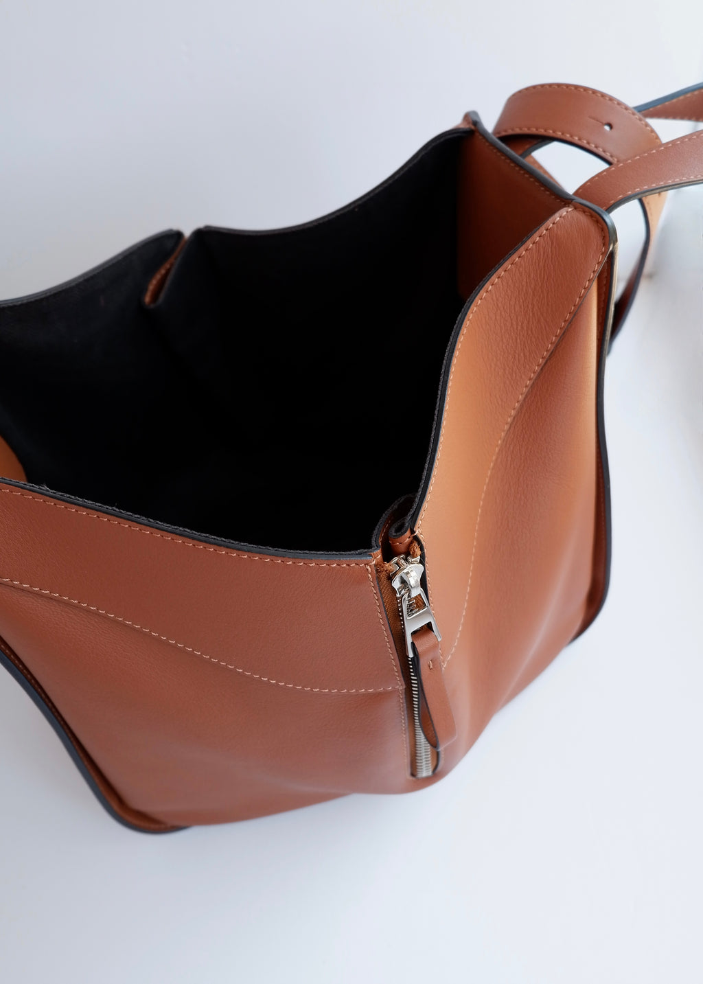 Preowned Loewe Brown Leather Hammock Bag