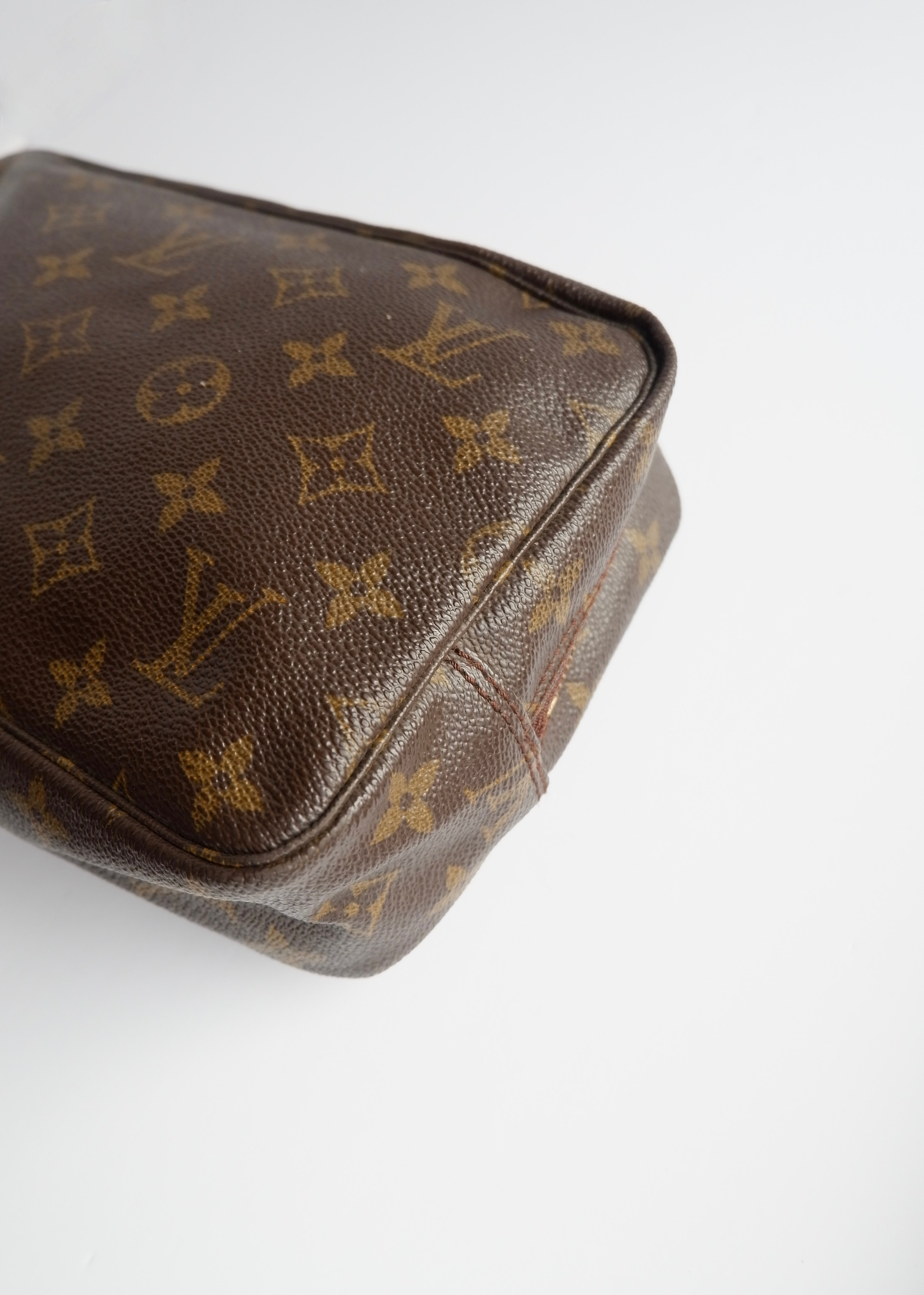 Authentique sac de toilette Louis Vuitton Monogram petite taille, d'occasion, vintage