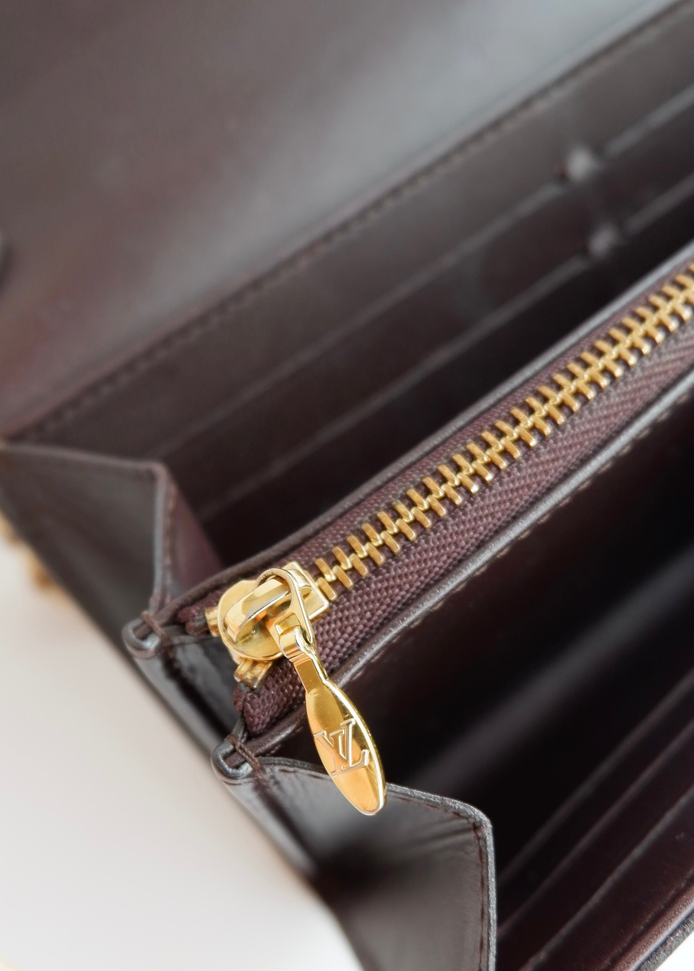 Preowned Louis Vuitton Monogram Vernis Amarante Sarah Chain Wallet