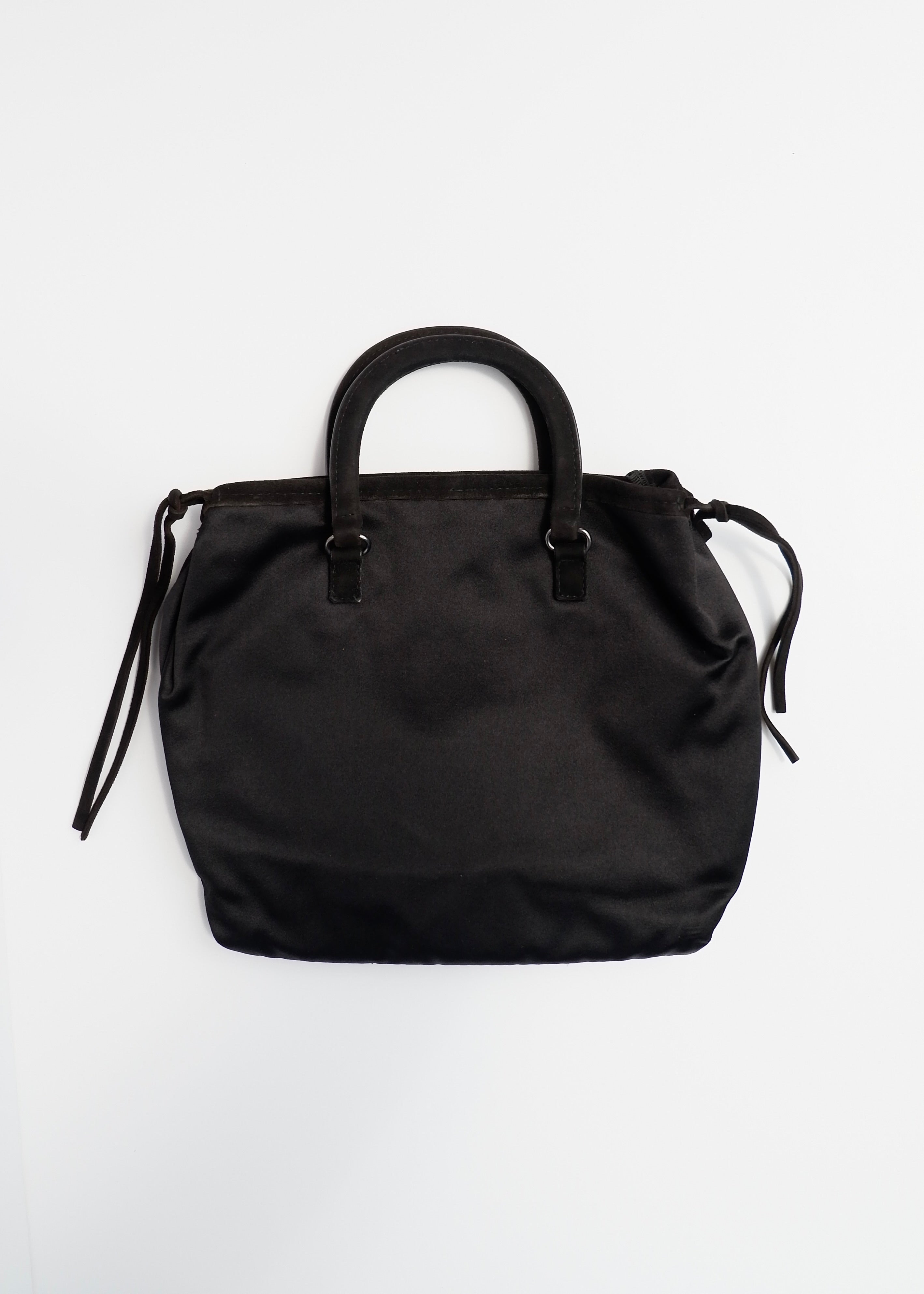 Authentique Sac à main Prada Noir en satin, petit modèle, d'occasion