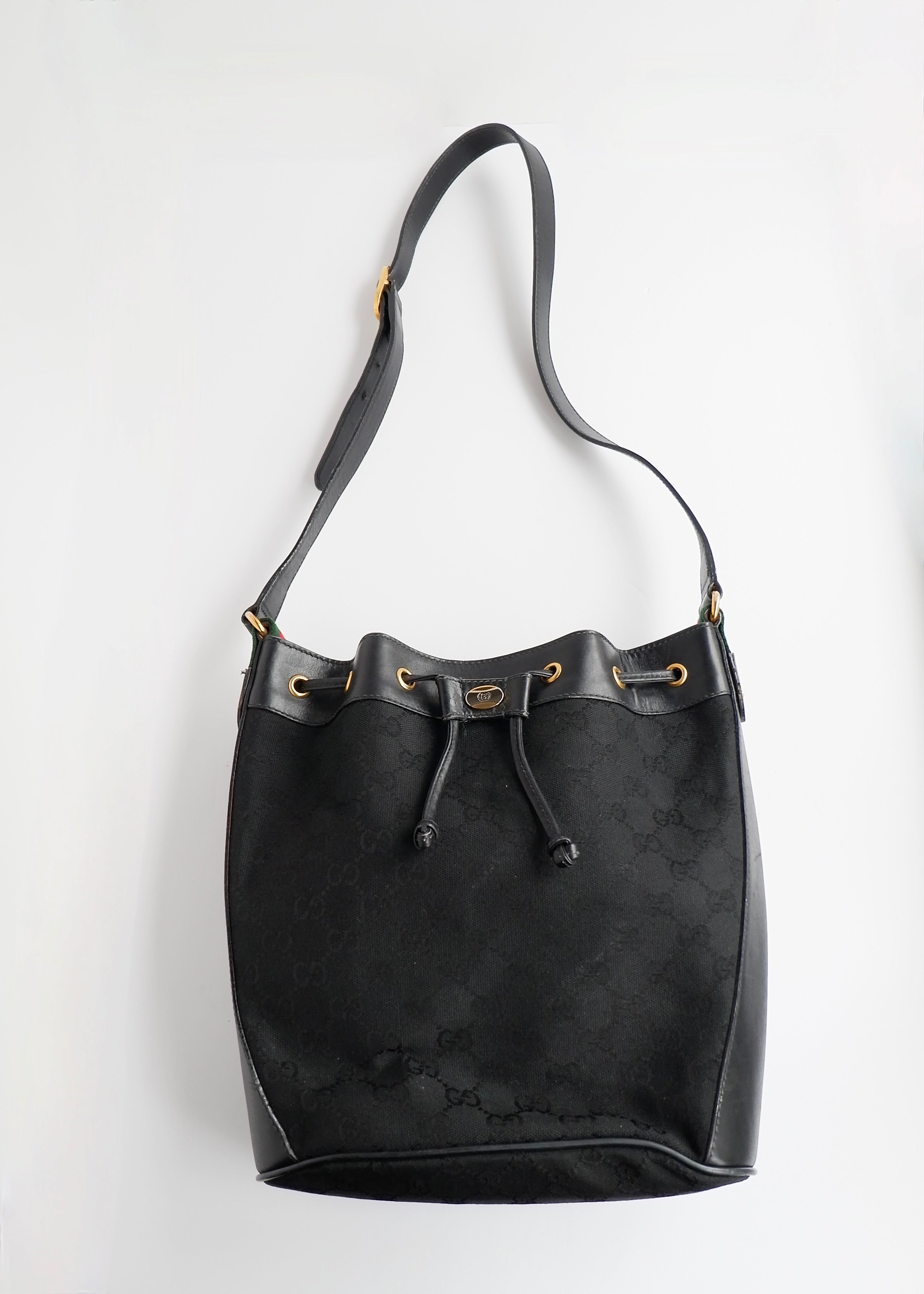 Preowned Gucci Black GG Canvas Drawstring Crossbody Bag