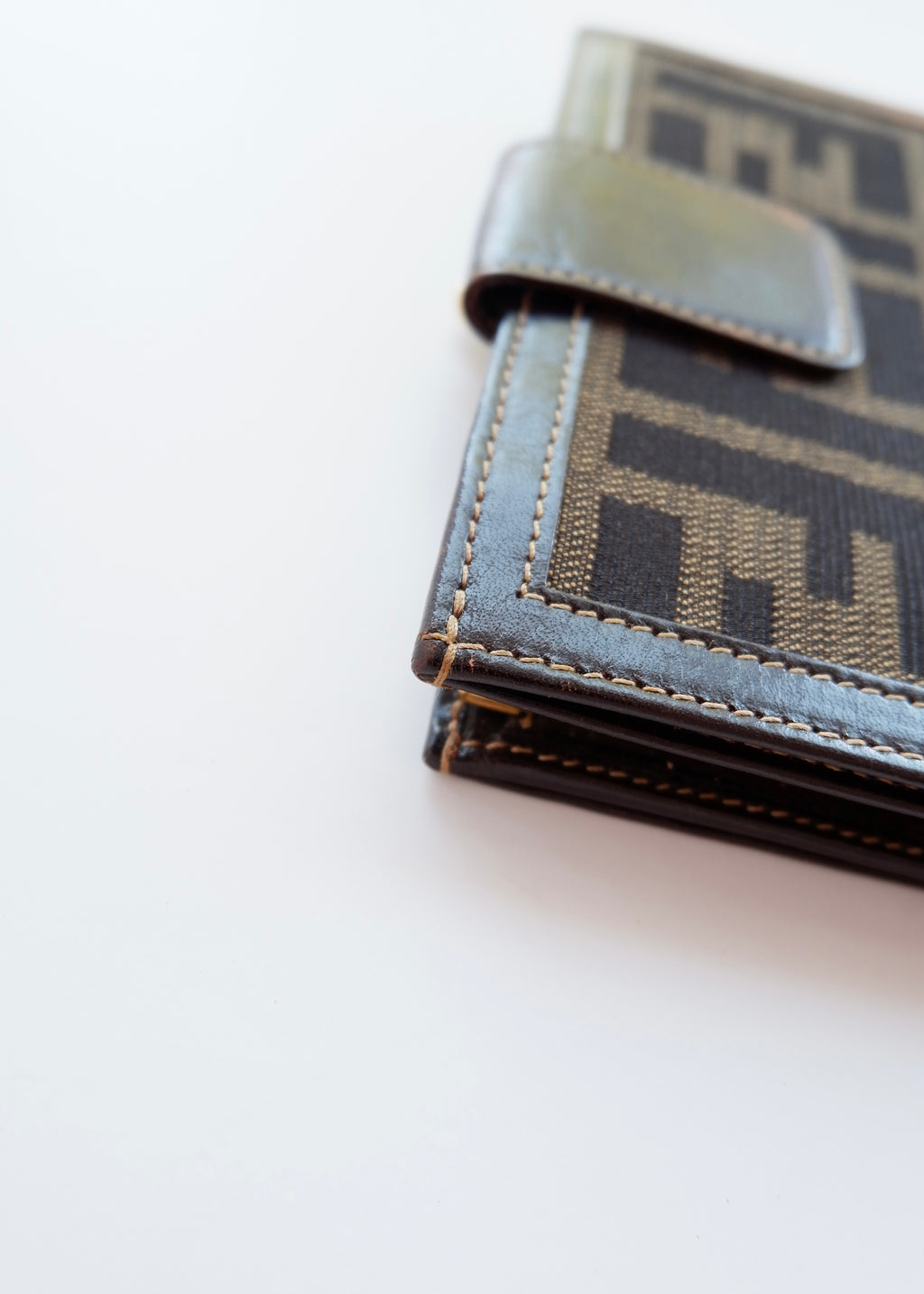 Preowned Vintage Fendi Brown Zucca Canvas/Leather Twist Lock Wallet