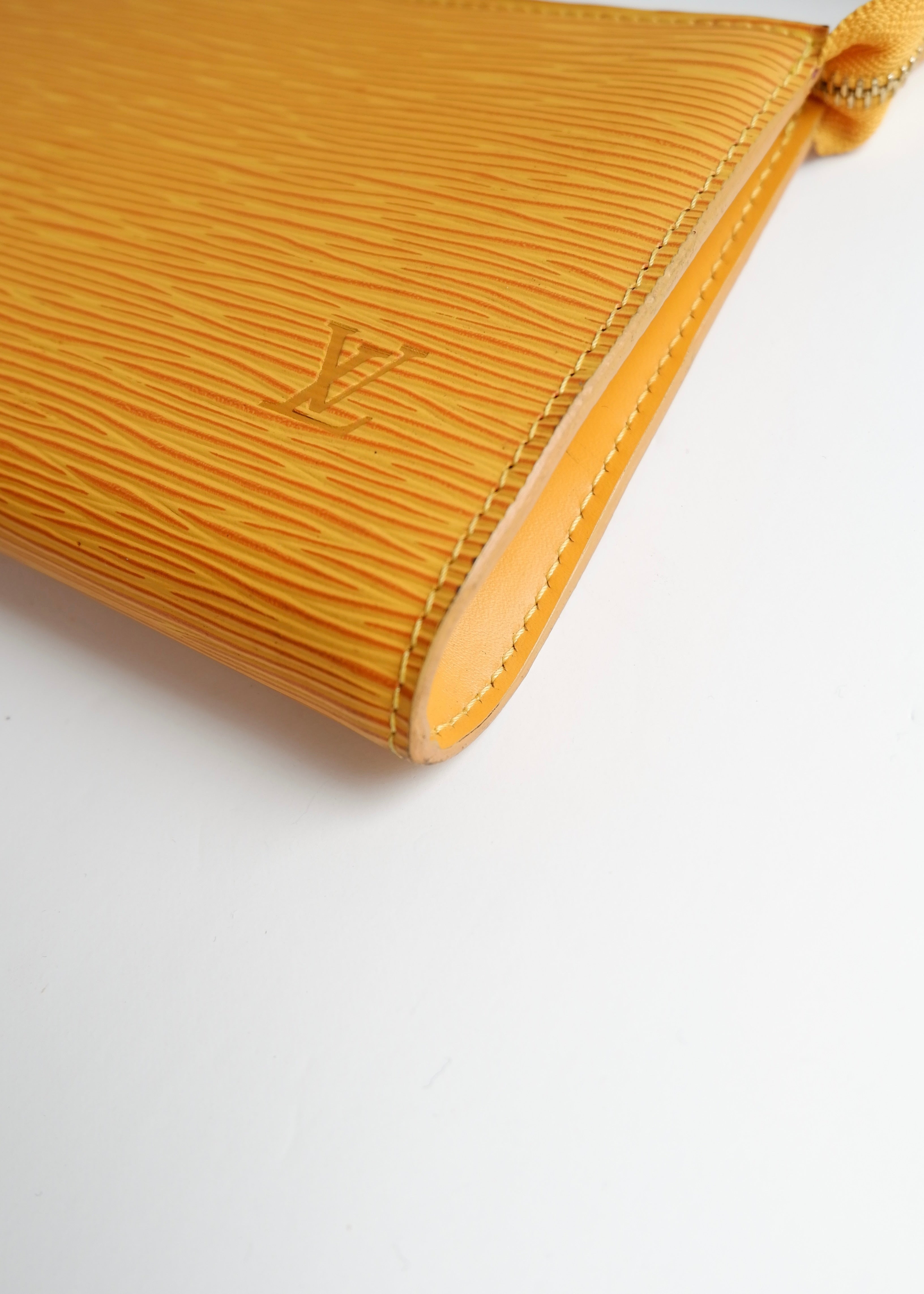 Preowned Louis Vuitton Yellow Epi Leather Pochette Shoulder Bag