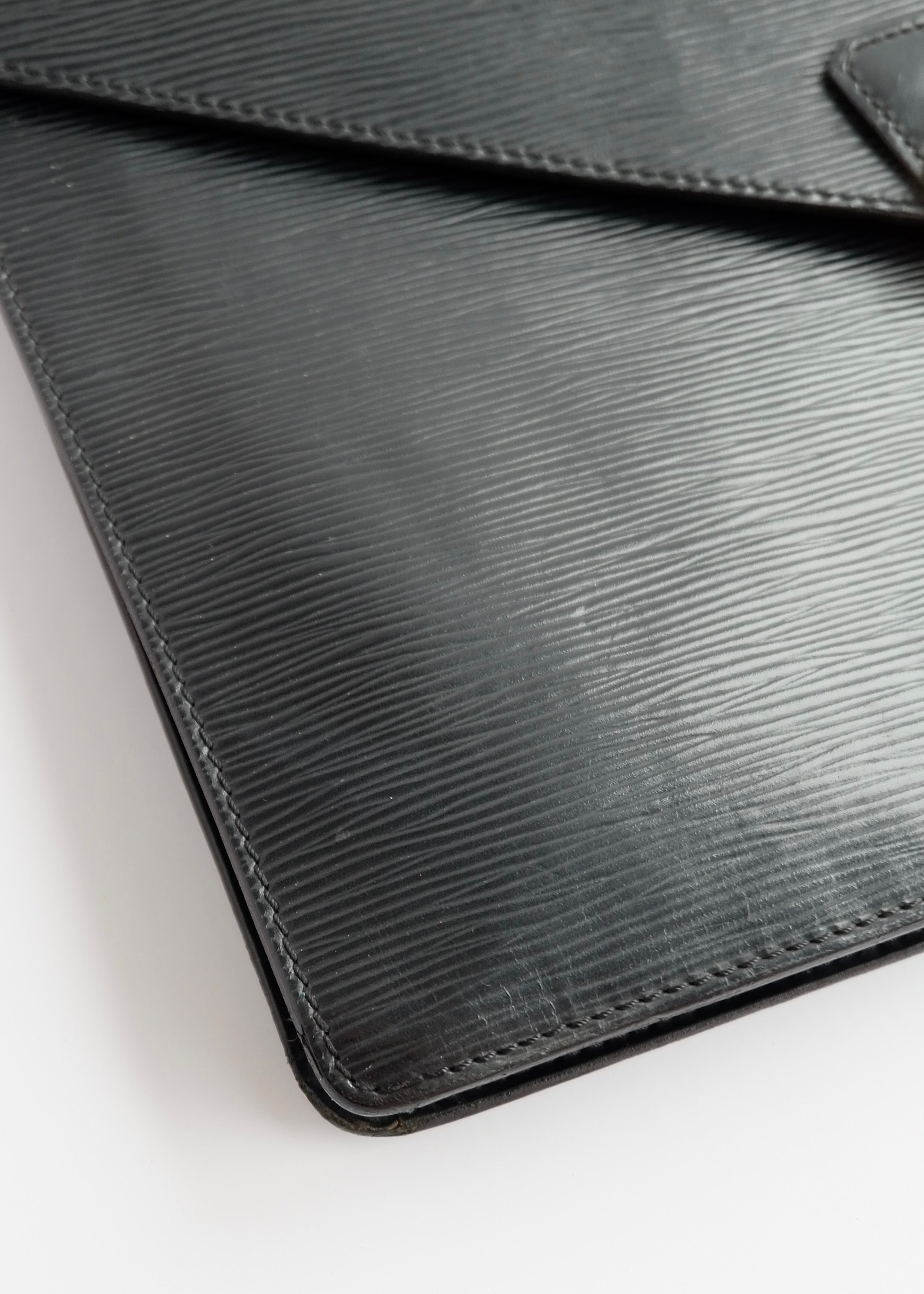 Authentic Preowned Vintage Louis Vuitton Black Epi Large Pouch