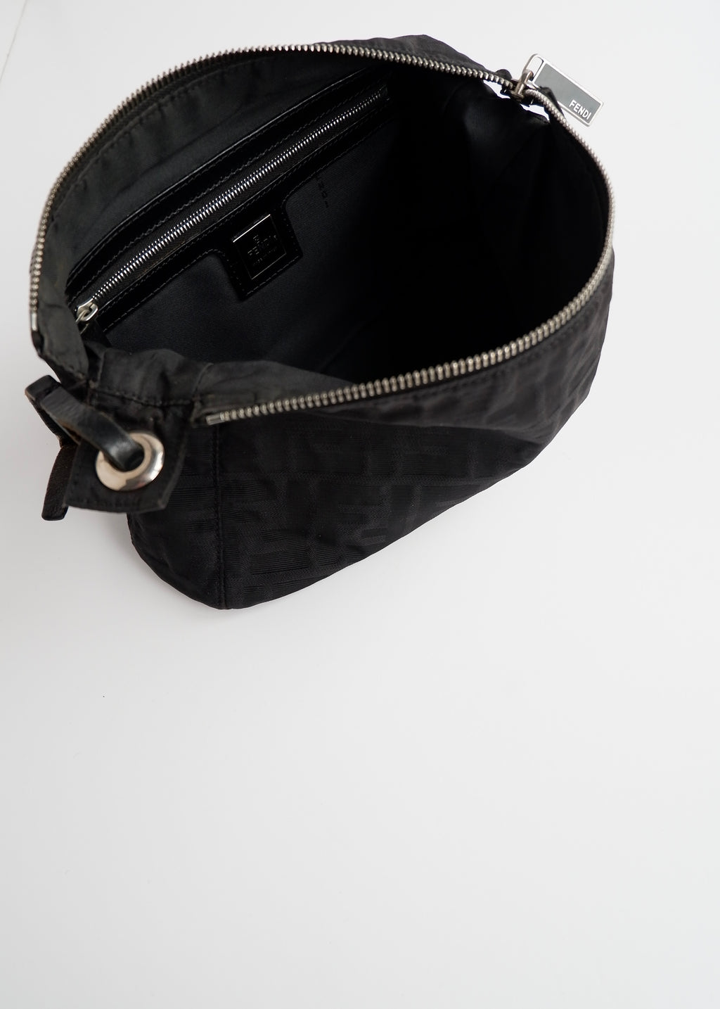 Sac bandoulière Fendi Zucca en toile noire authentique d'occasion