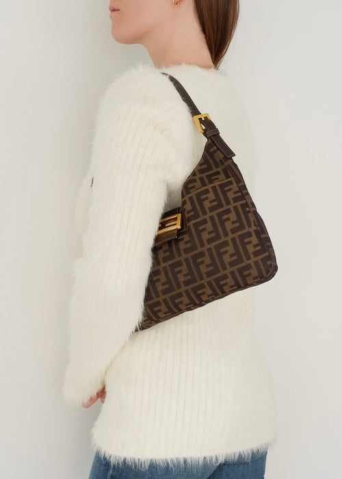 Sac à bandoulière Fendi Zucca hobo en toile marron d'occasion authentique