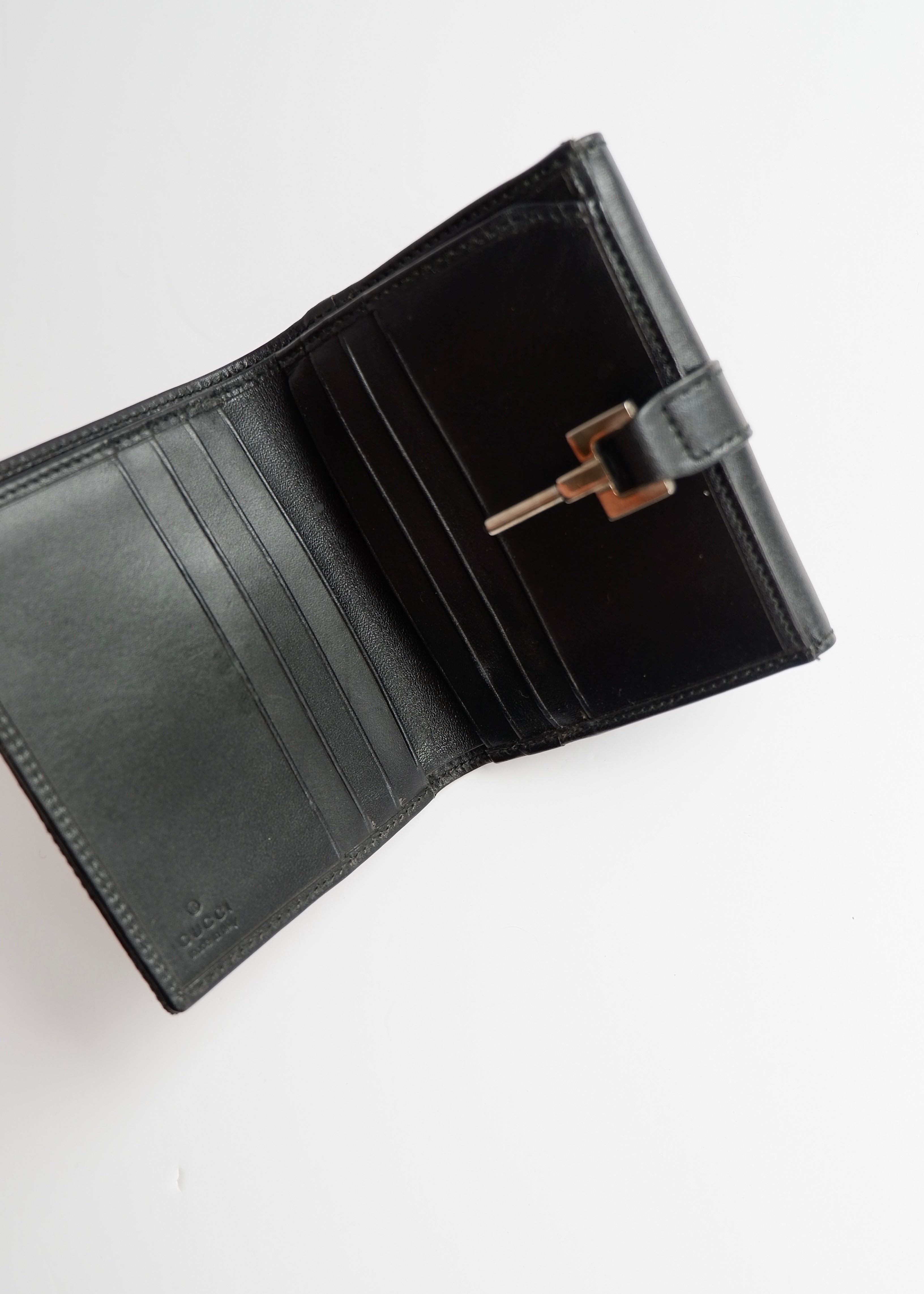 Preowned Gucc Black GG Canvas Compact Jackie Wallet
