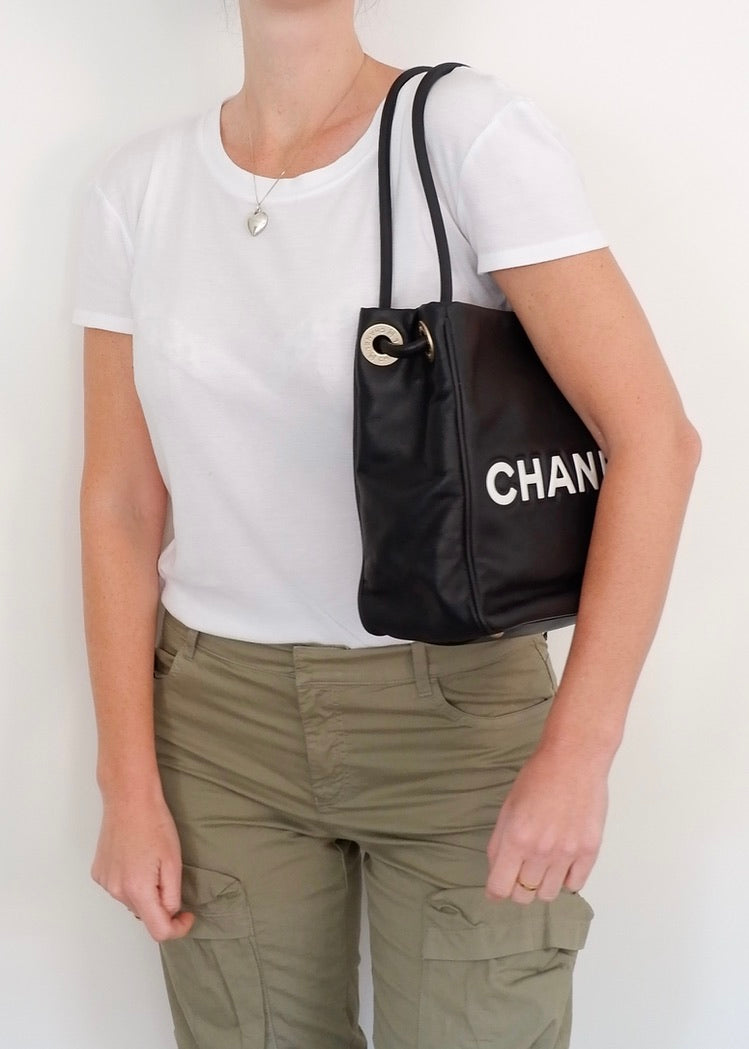 Preowned Chanel Black Leather Camellia Logo Tote Shoulder Bag