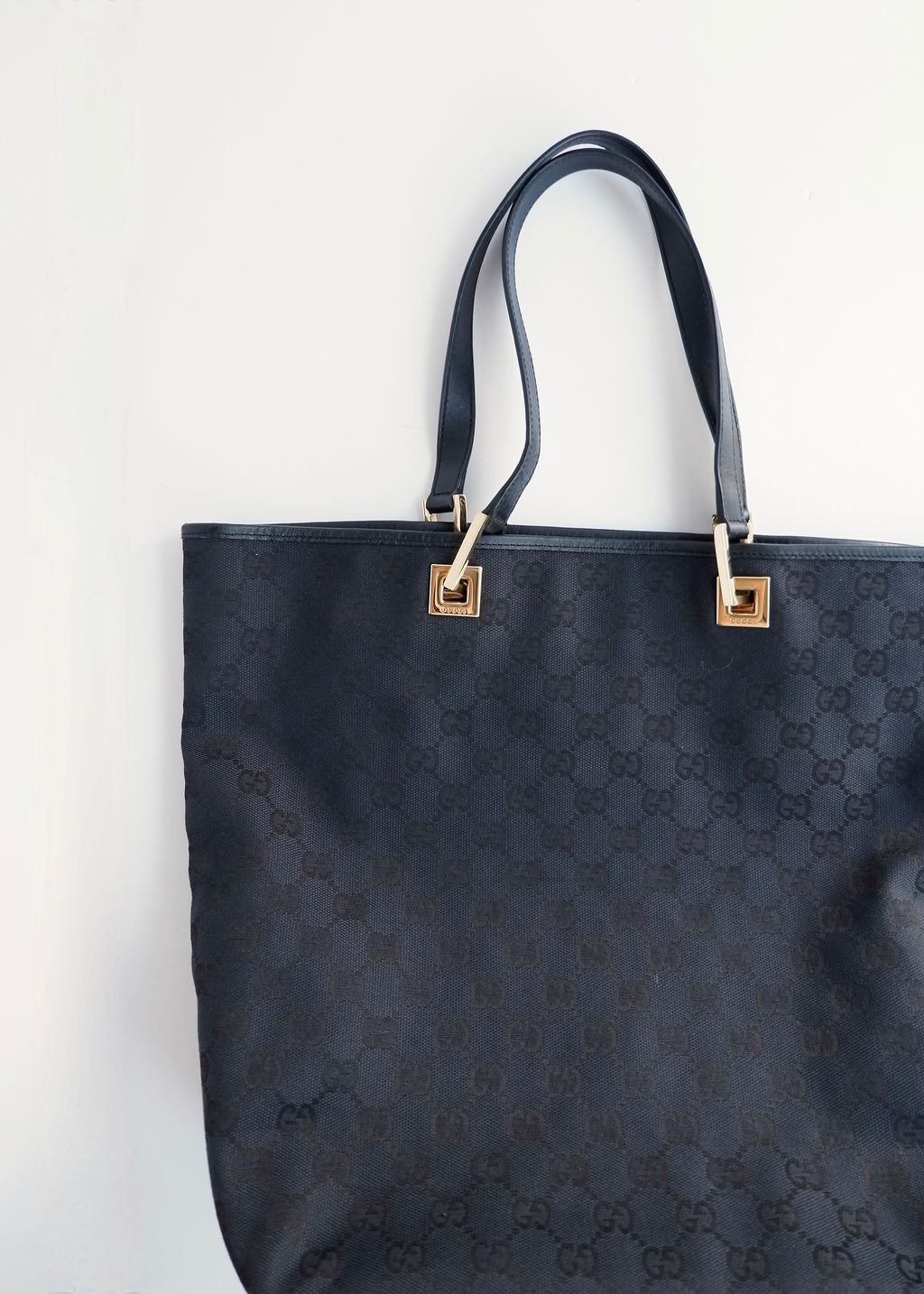 Preowned Gucci Black GG Canvas Shoulder Bag GHW