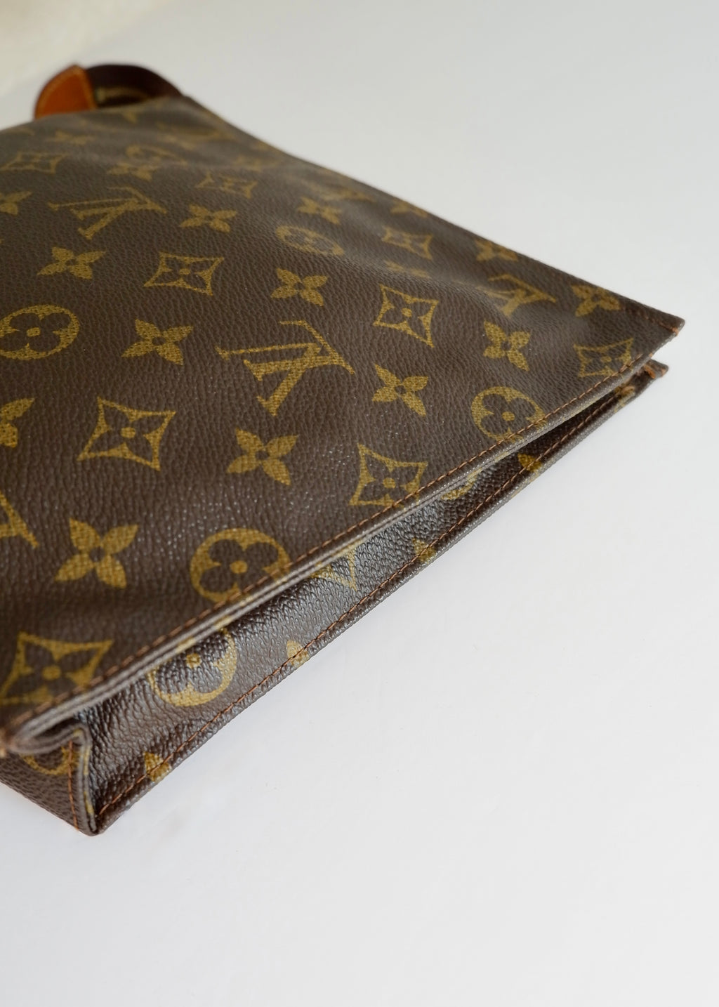 Authentic Preowned Vintage Louis Vuitton Mongram Toiletry 26