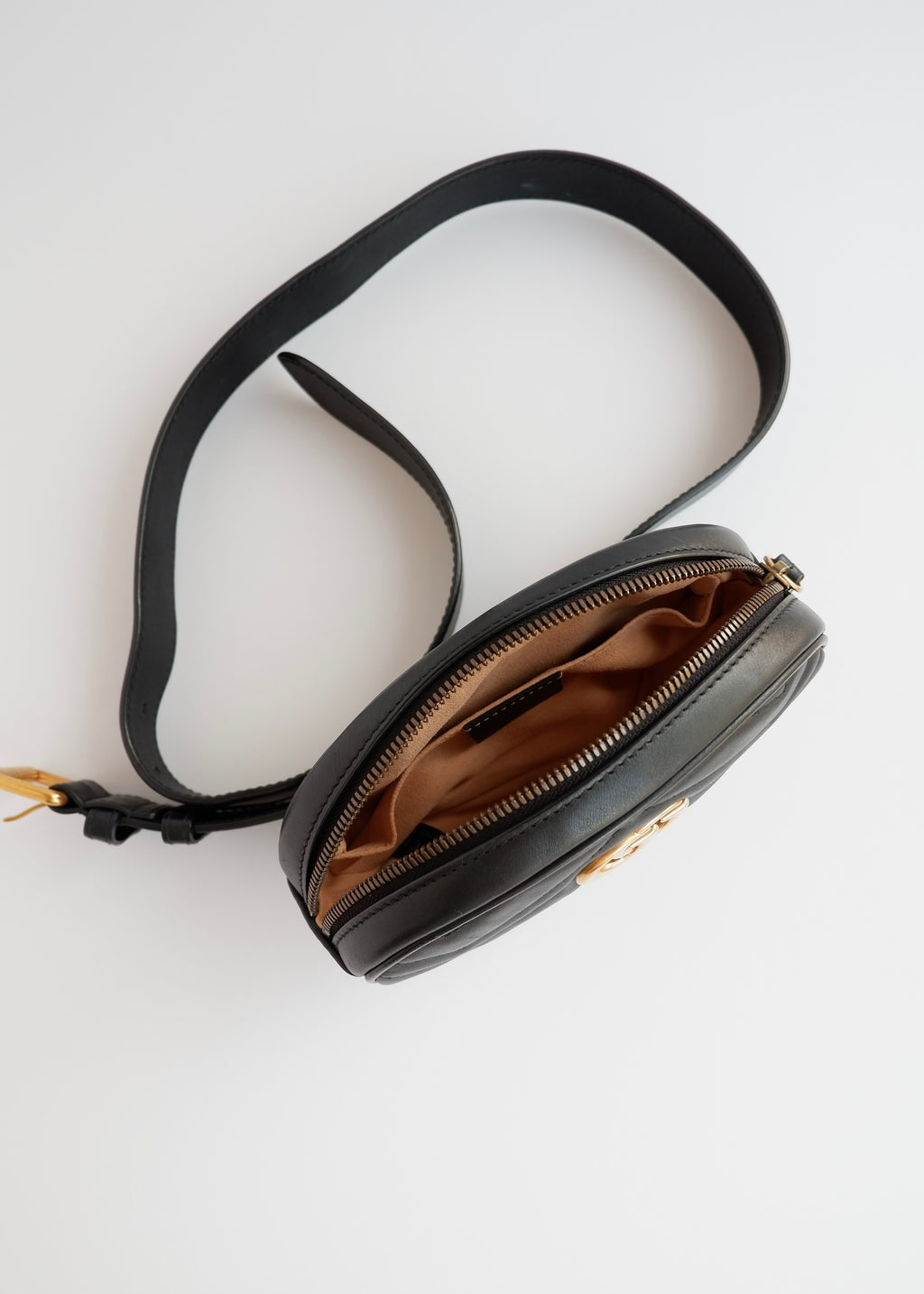 Sac ceinture Gucci Marmont authentique d'occasion en cuir noir