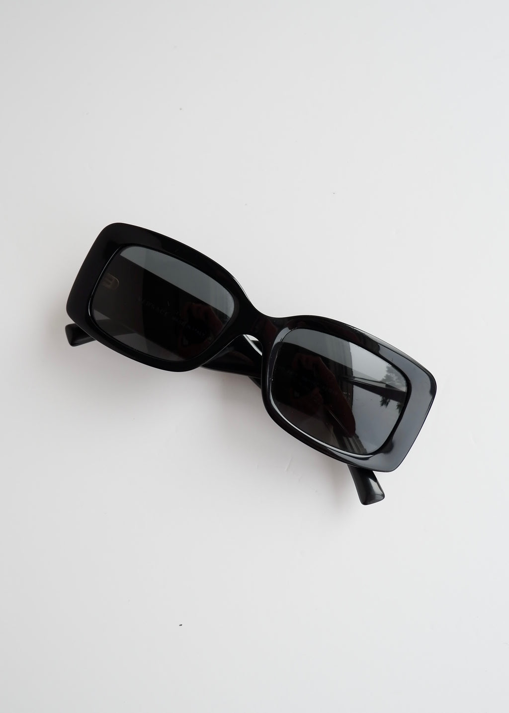 Lunettes de soleil carrées noires Versace d'occasion authentiques