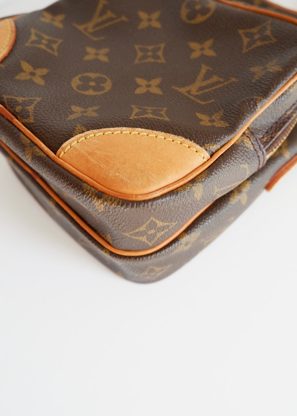 Preowned Louis Vuitton Monogram Amazone Crossbody Bag