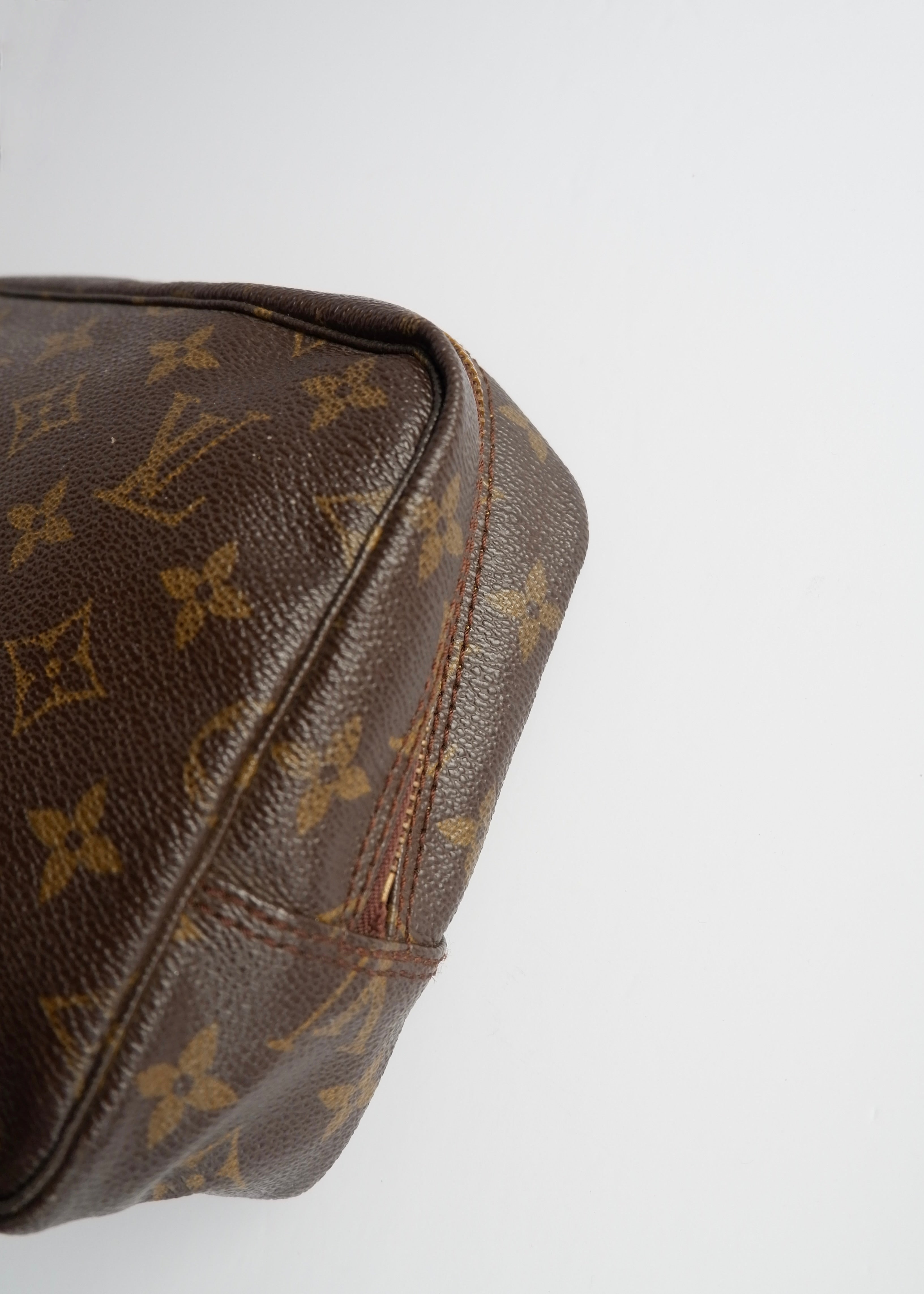 Authentique sac de toilette Louis Vuitton Monogram petite taille, d'occasion, vintage