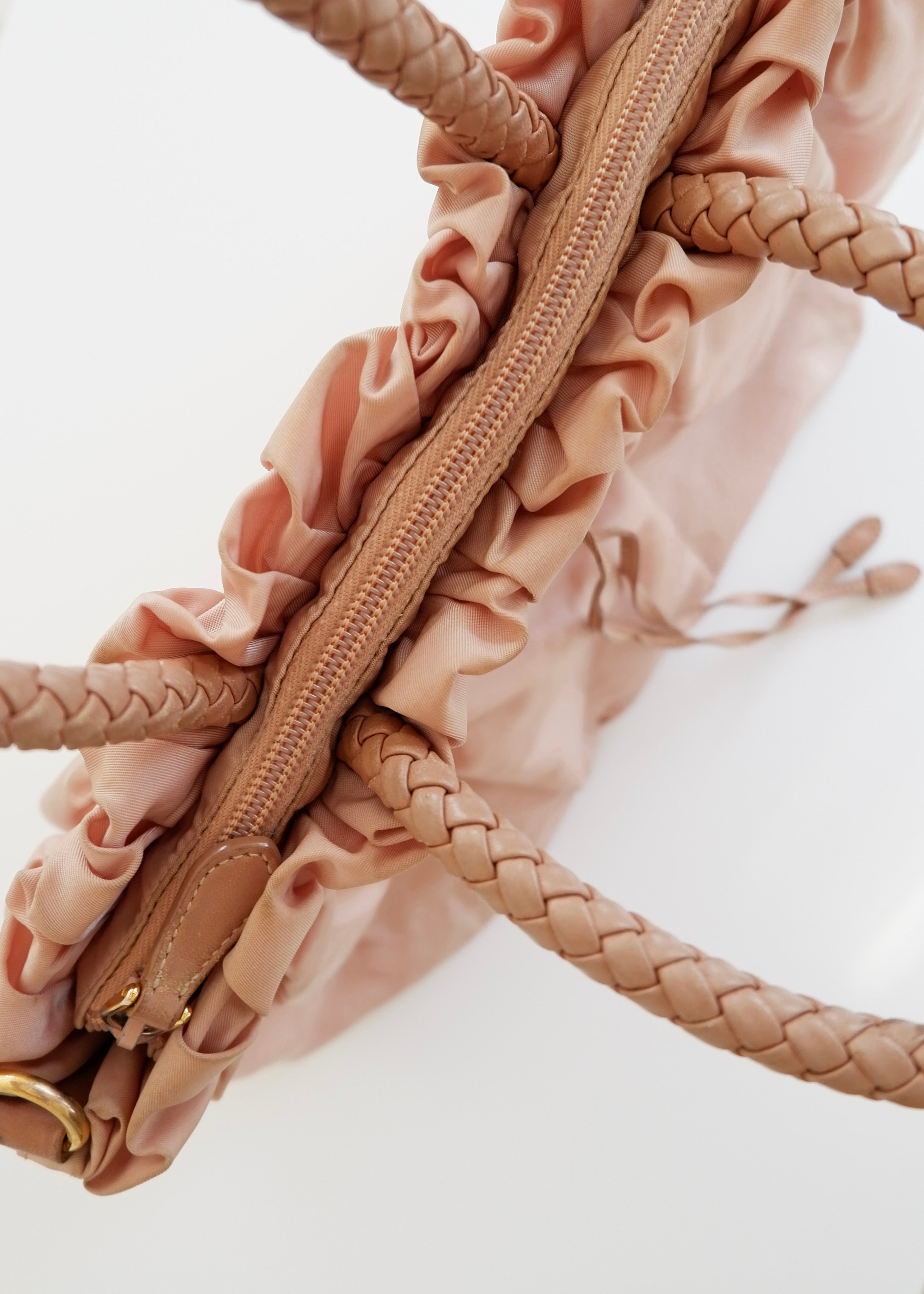 Sac Prada en nylon rose poudré deux en un authentique et d'occasion