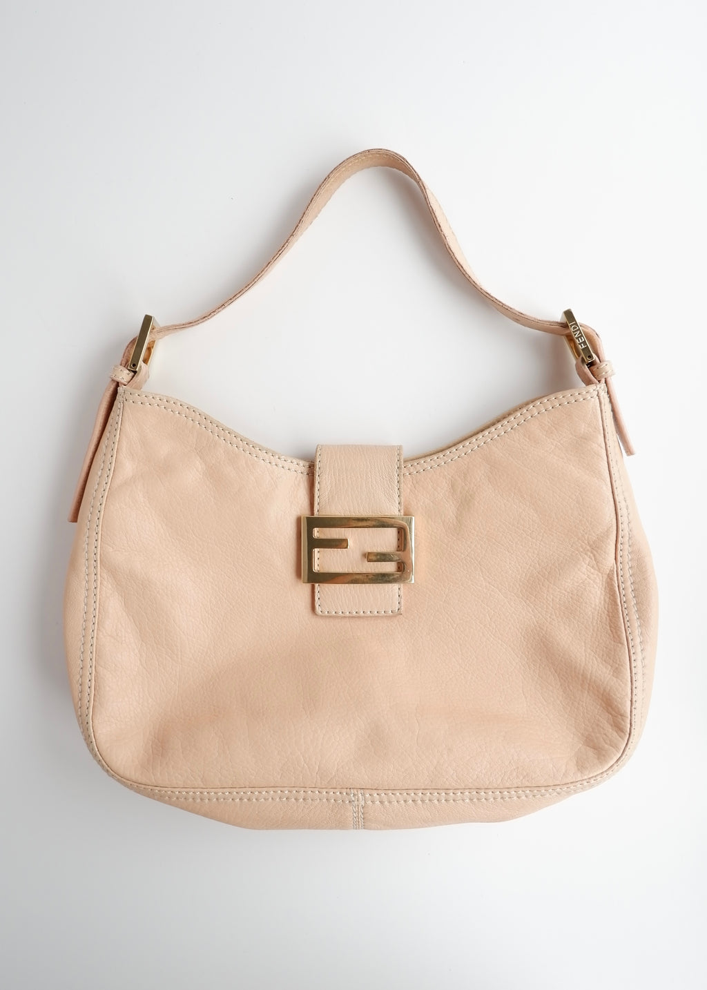 Sac à bandoulière Fendi d'occasion en cuir rose clair authentique