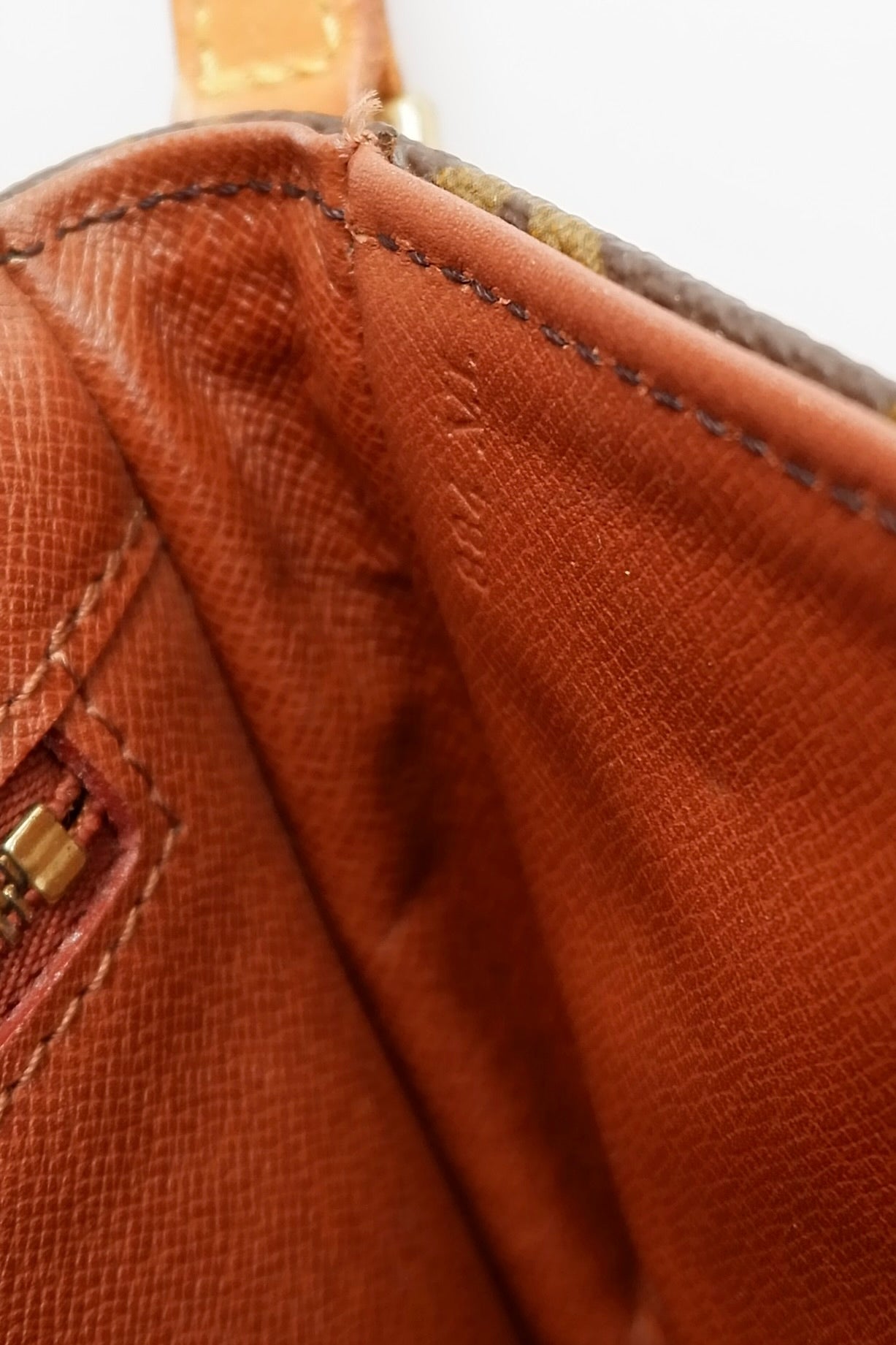 Authentique sac bandoulière Louis Vuitton Monogram Chanty d'occasion