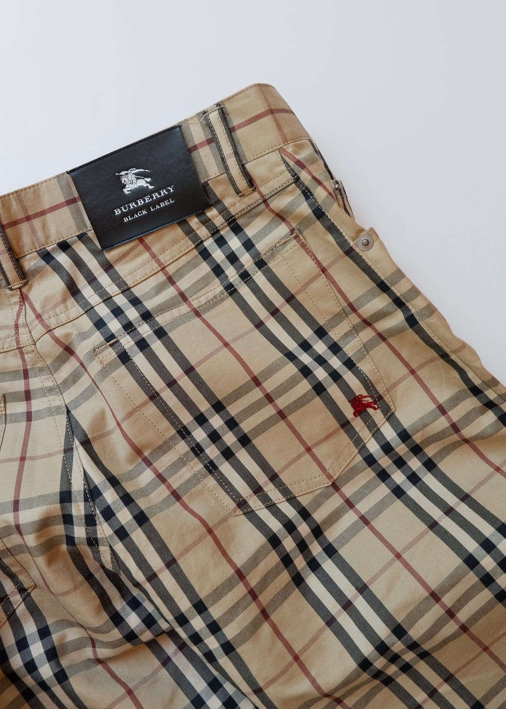 Pantalon droit Burberry à carreaux beige, authentique et d'occasion - S