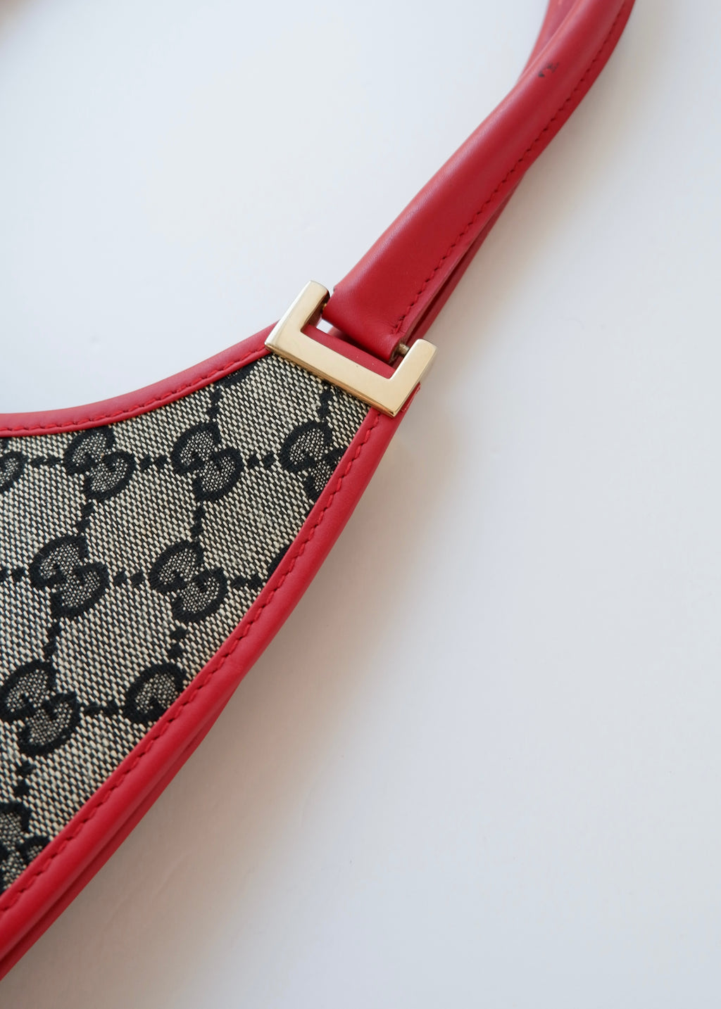 Preowned Gucci Red GG Canvas Jackie Piston Closure Shoulder Bag