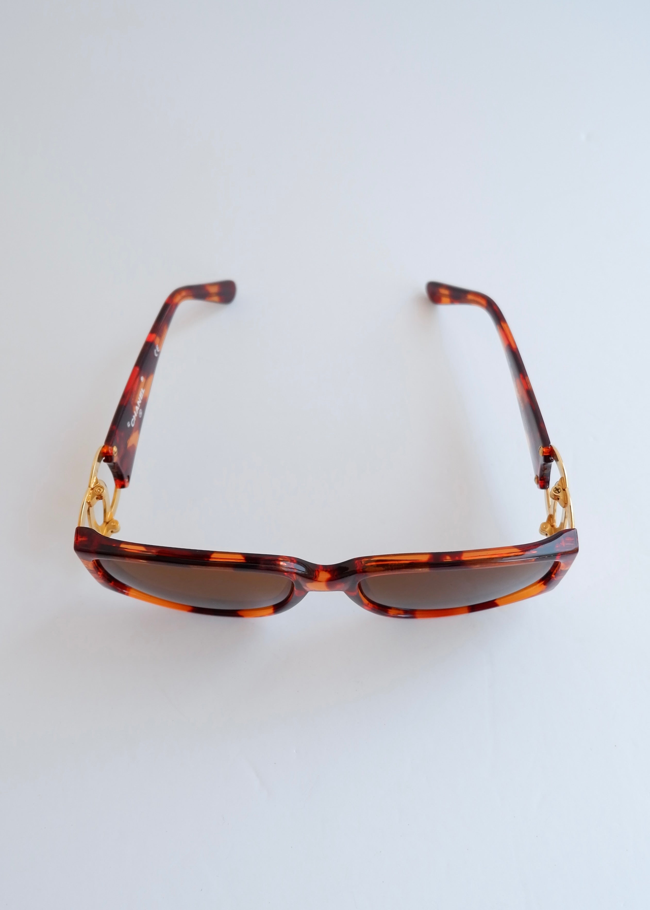 Preowned Vintage Chanel Brown Acetate Tortoise Square Frame Sunglasses