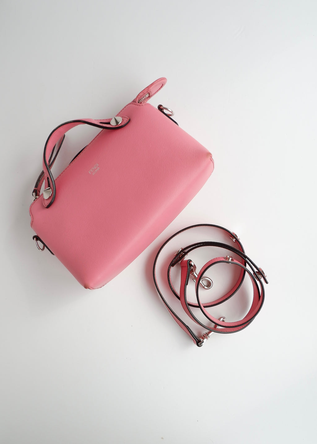 Authentique sac Fendi Mini By The Way en cuir rose d'occasion