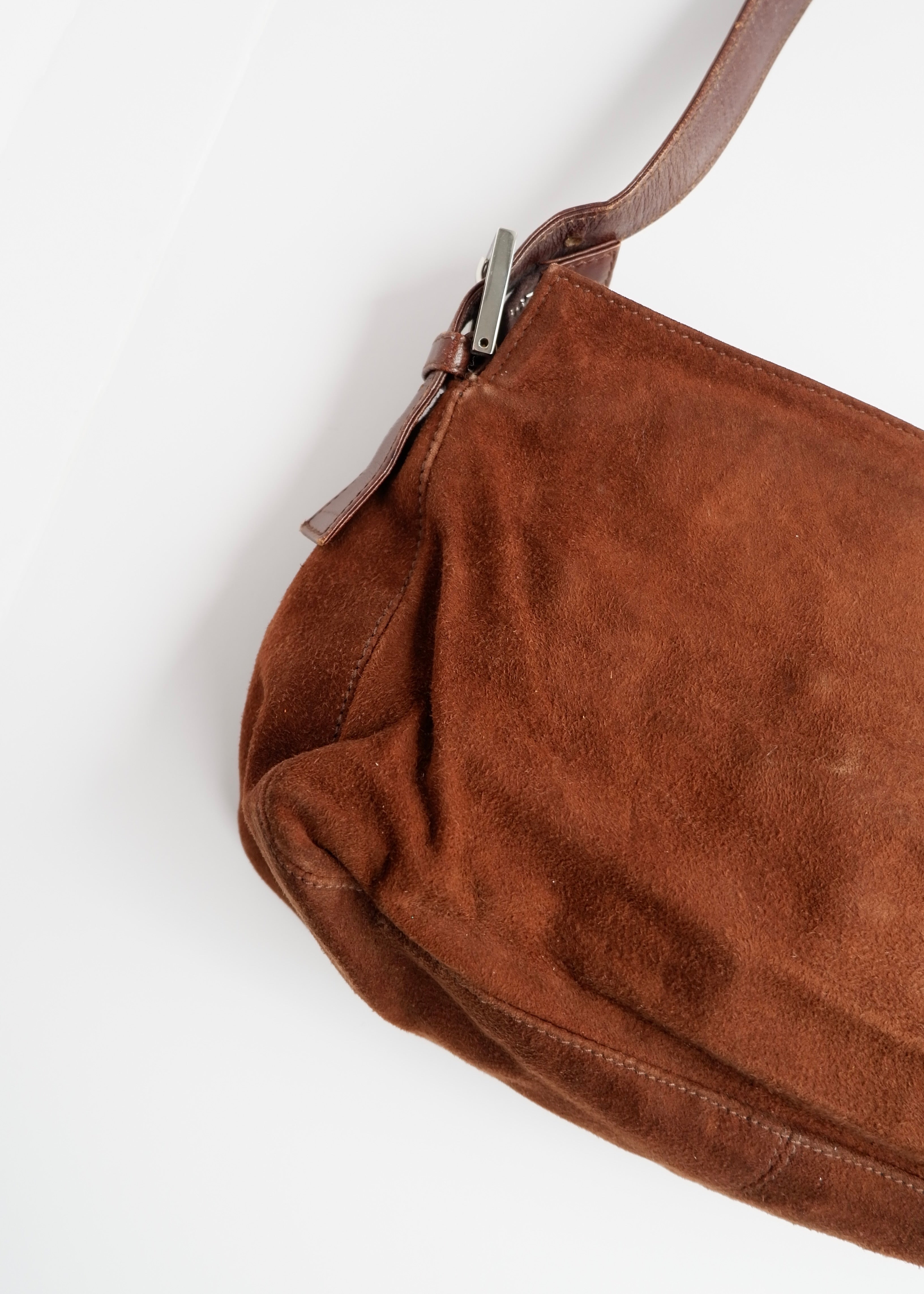 Sac porté épaule Fendi en daim et cuir marron, d'occasion, authentique