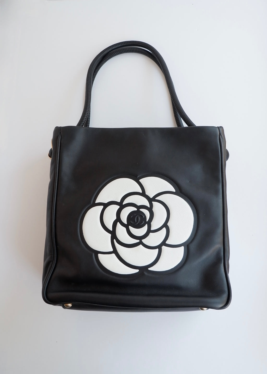 Preowned Chanel Black Leather Camellia Logo Tote Shoulder Bag