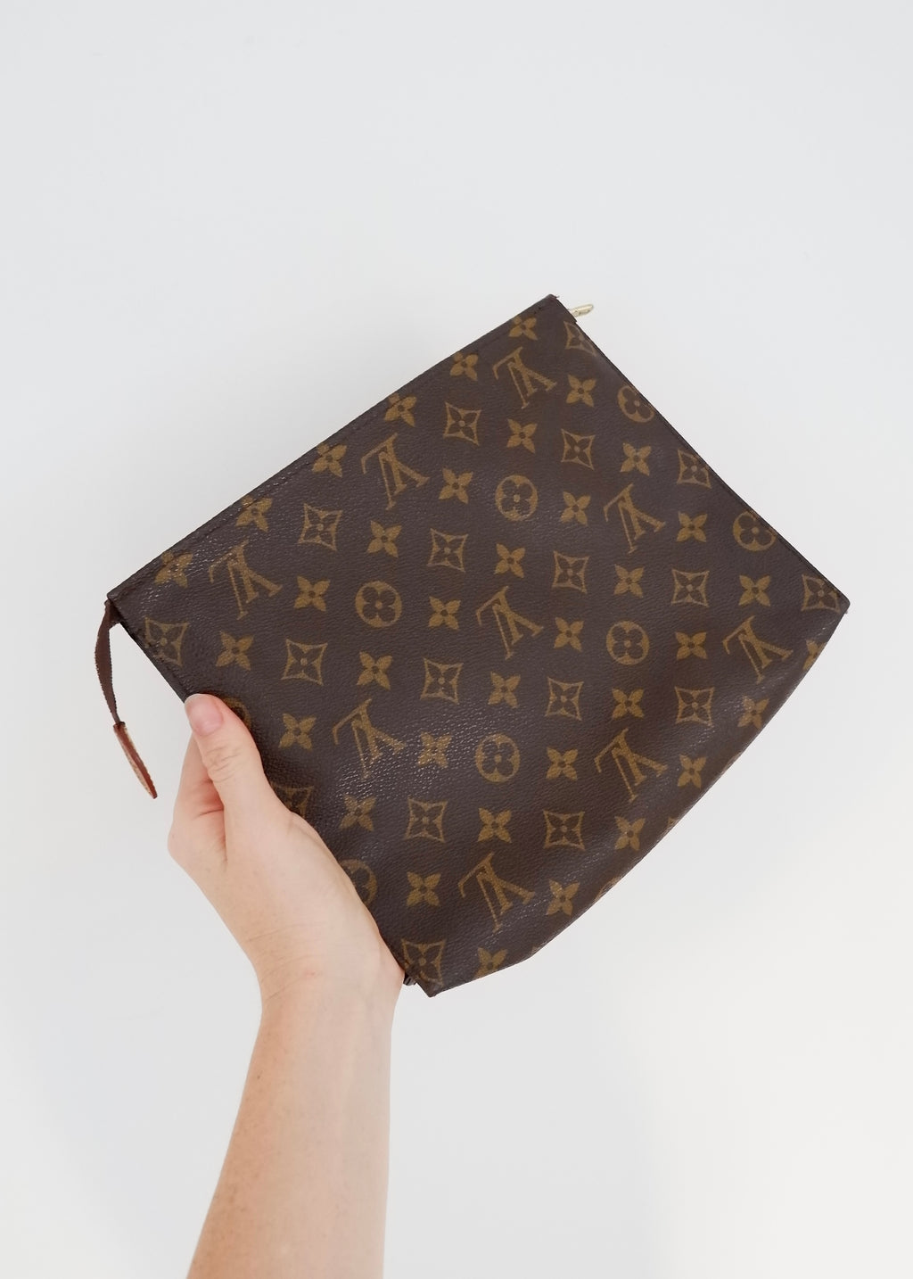 Authentique trousse de toilette monogramme Louis Vuitton d'occasion 26