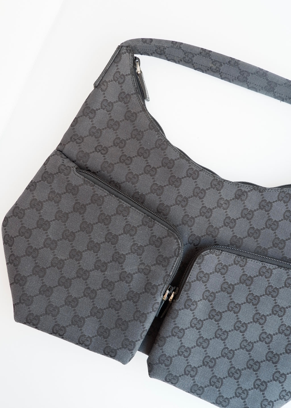 Authentique Sac à bandoulière Gucci en toile GG noire d'occasion