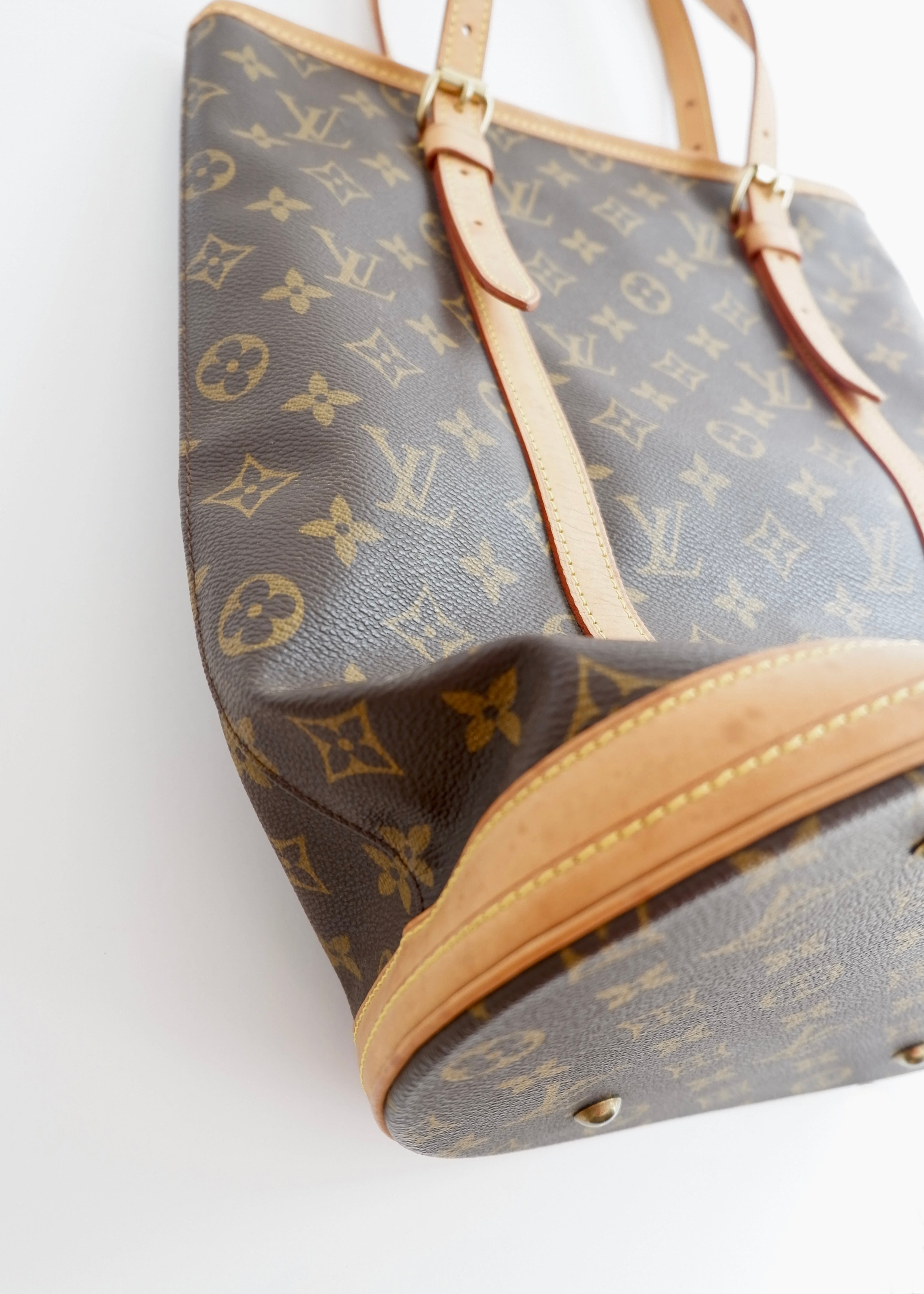Preowned Louis Vuitton Monogram Bucket Bag GM W. Pouch