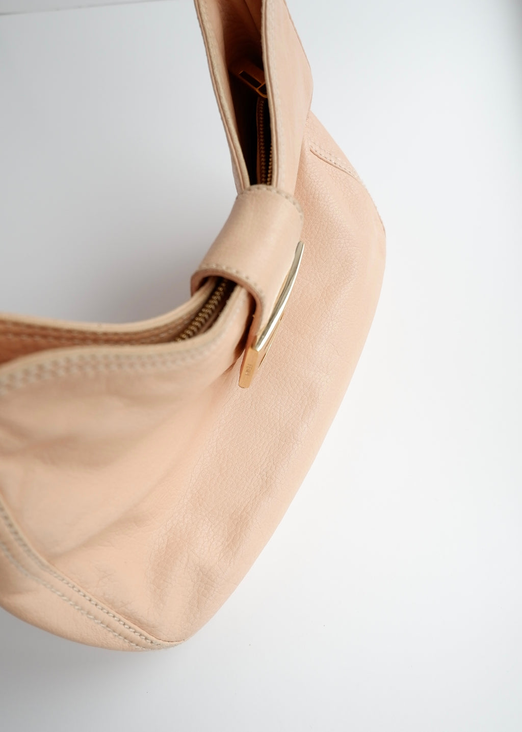 Sac à bandoulière Fendi d'occasion en cuir rose clair authentique